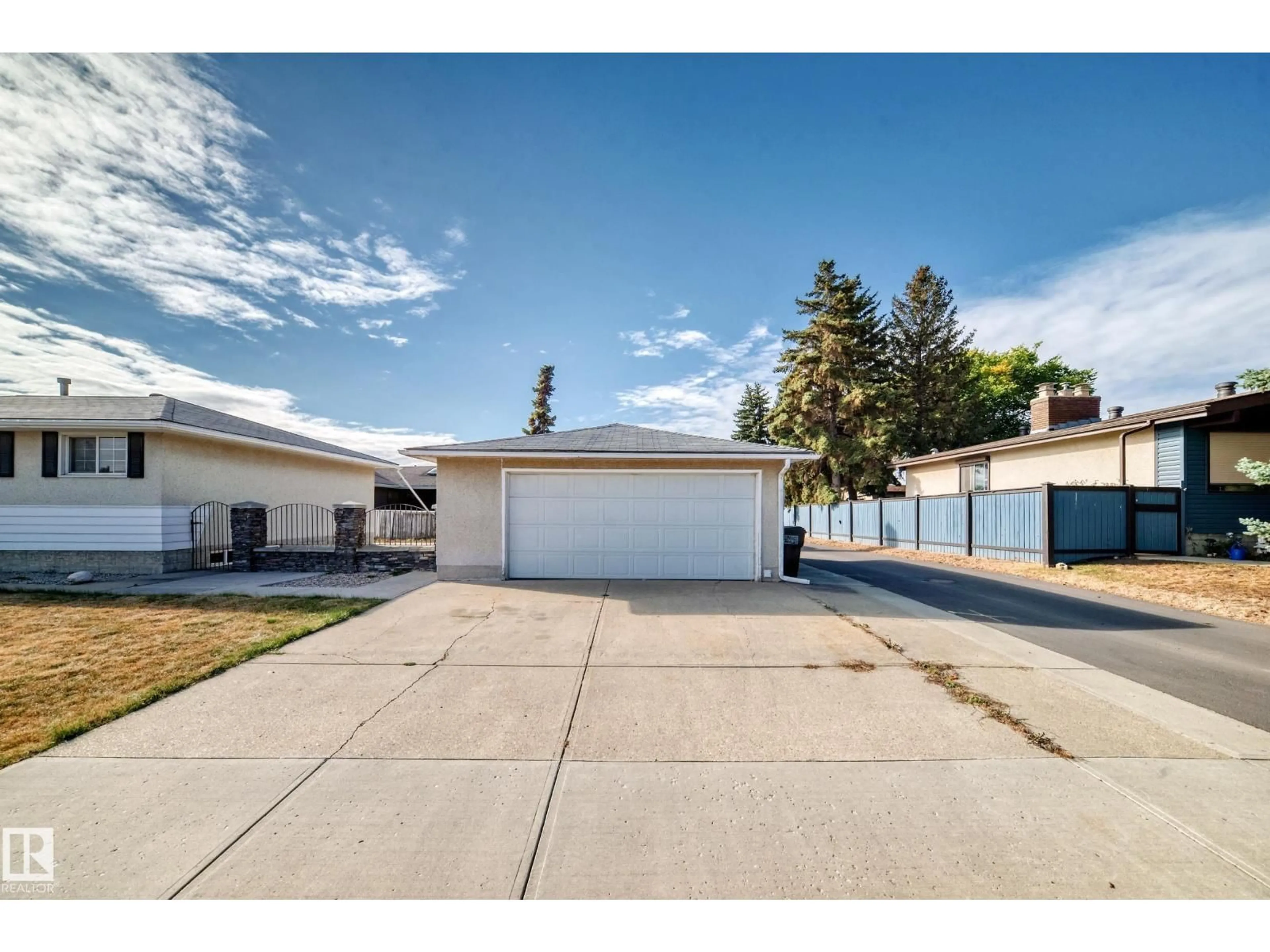 A pic from outside/outdoor area/front of a property/back of a property/a pic from drone, street for 14804 73A ST NW, Edmonton Alberta T5C0W4