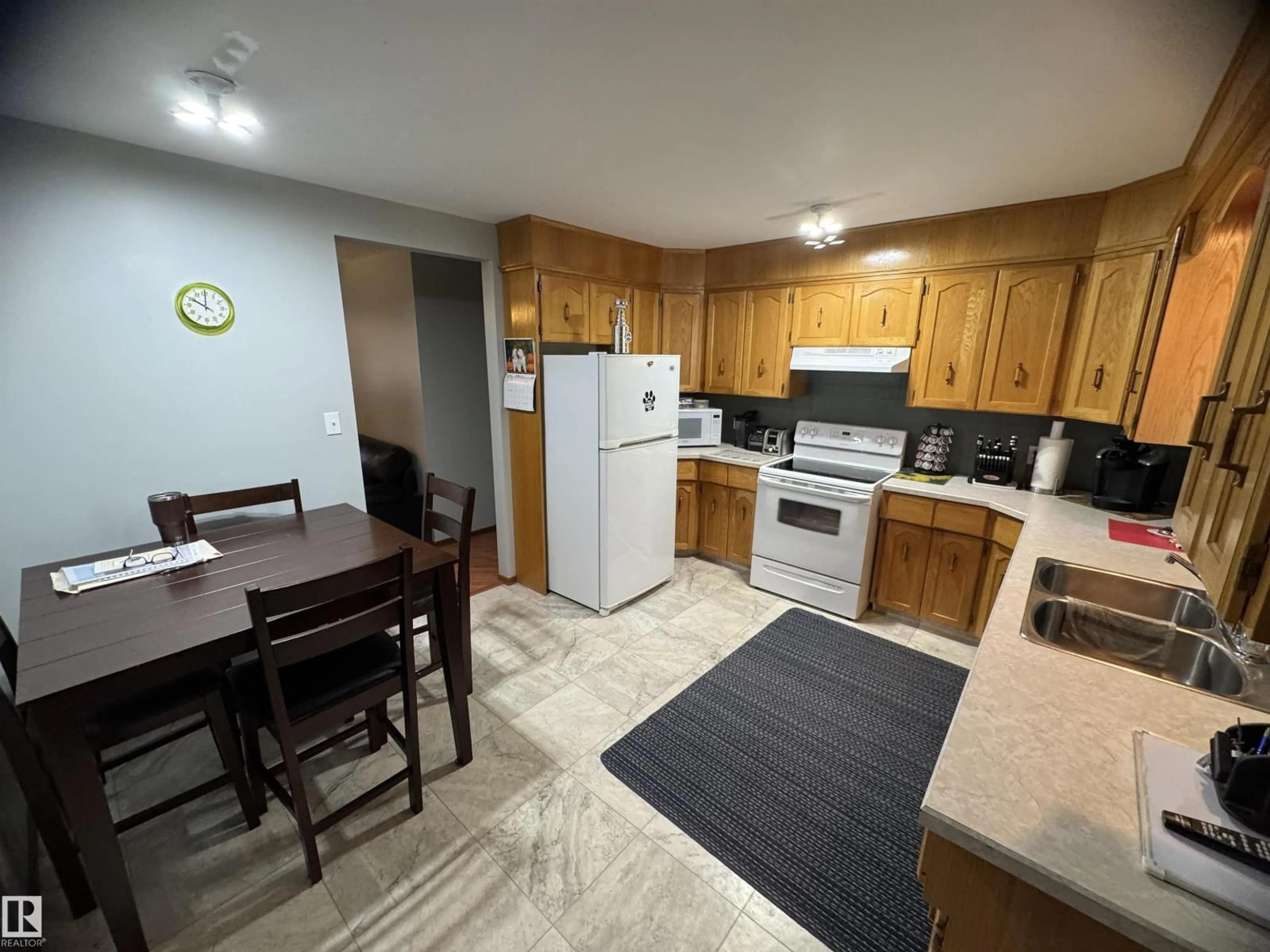 Standard kitchen, unknown for 10212 105 ST, Westlock Alberta T7P1W1