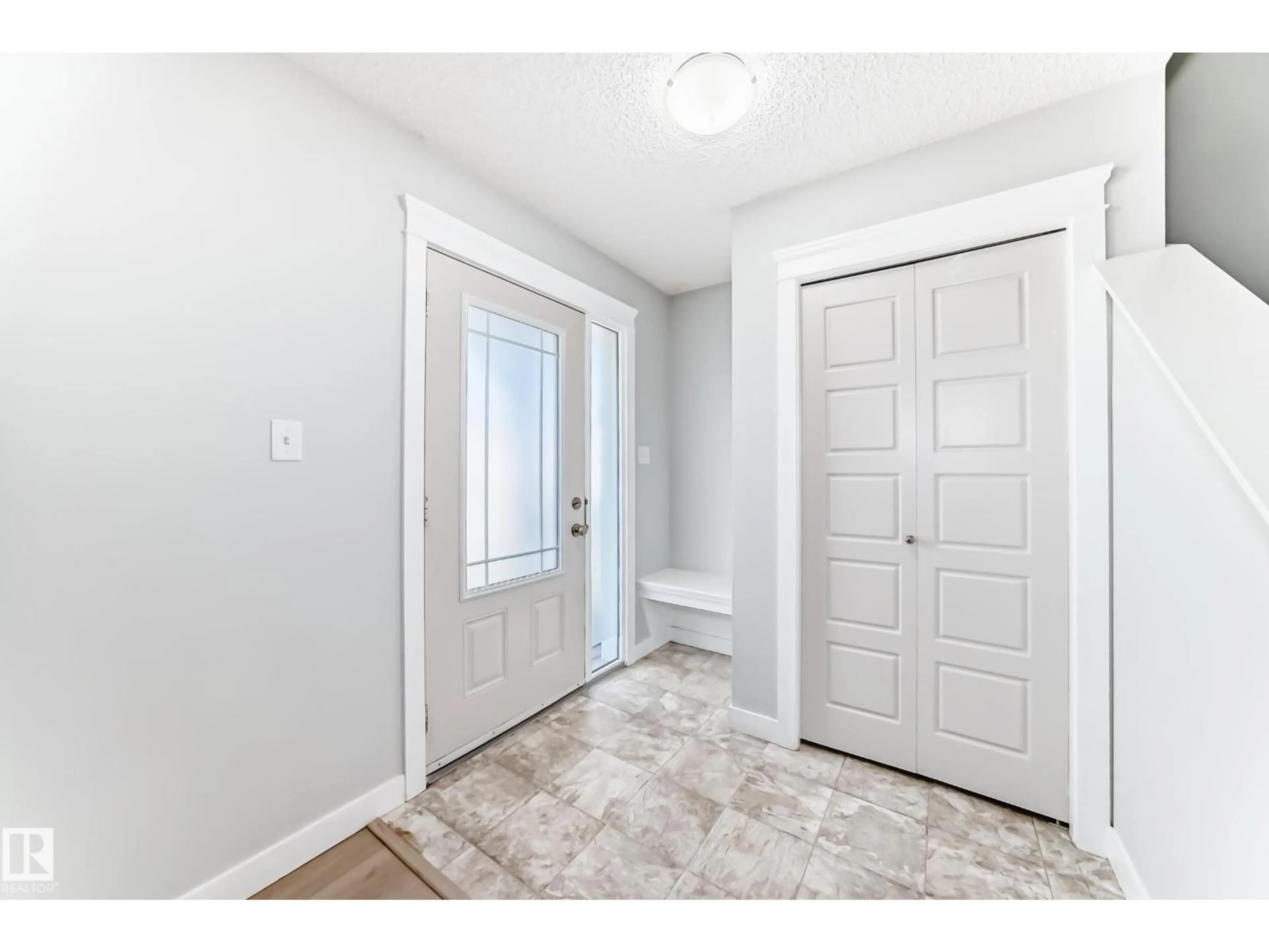 Indoor entryway for SW - 1611 52 ST, Edmonton Alberta T6X1X9