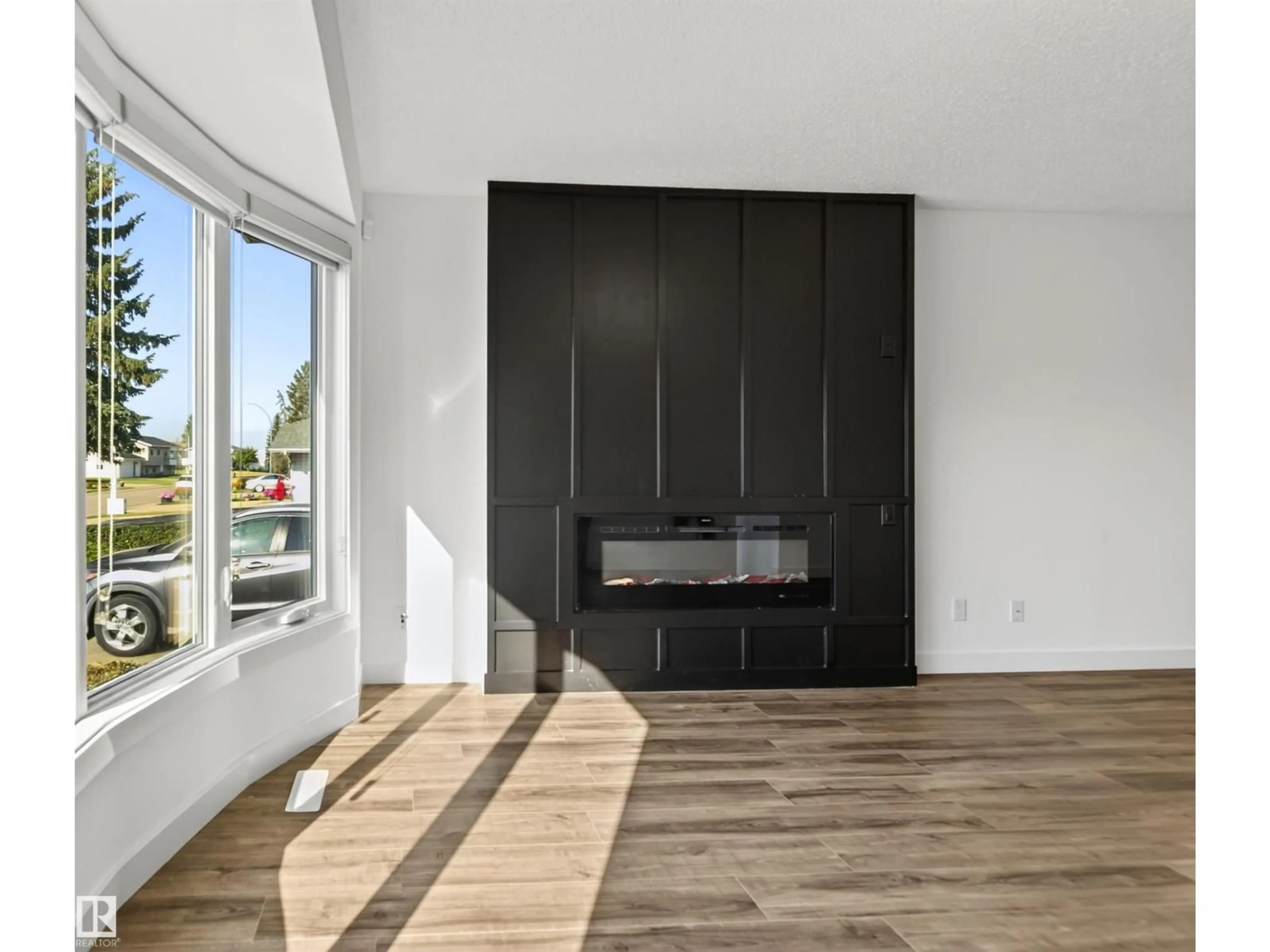 Unknown for 4516 27 AV, Edmonton Alberta T6L4P9