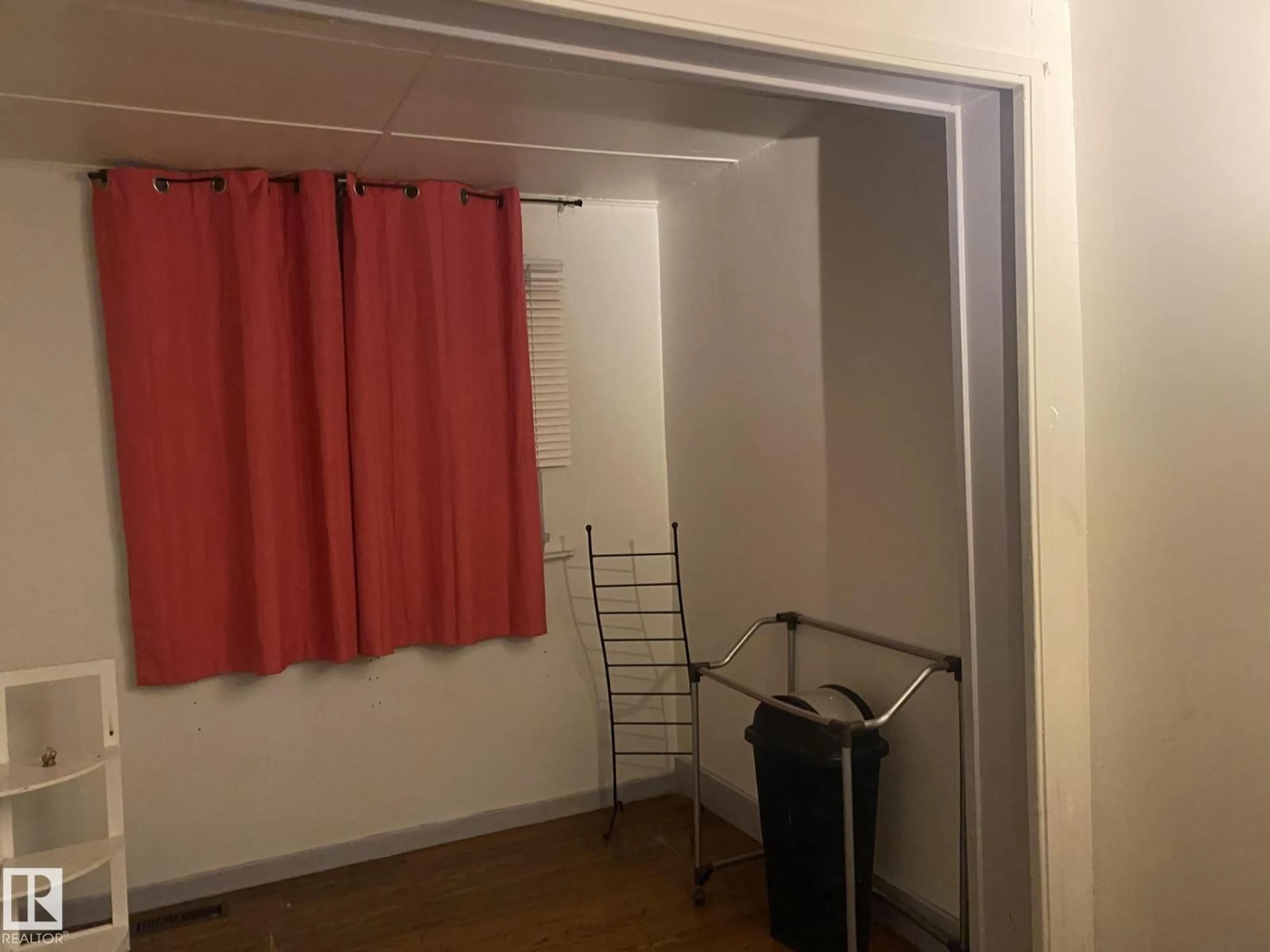 A pic of a room for 15913 100A AV, Edmonton Alberta T5P0L7