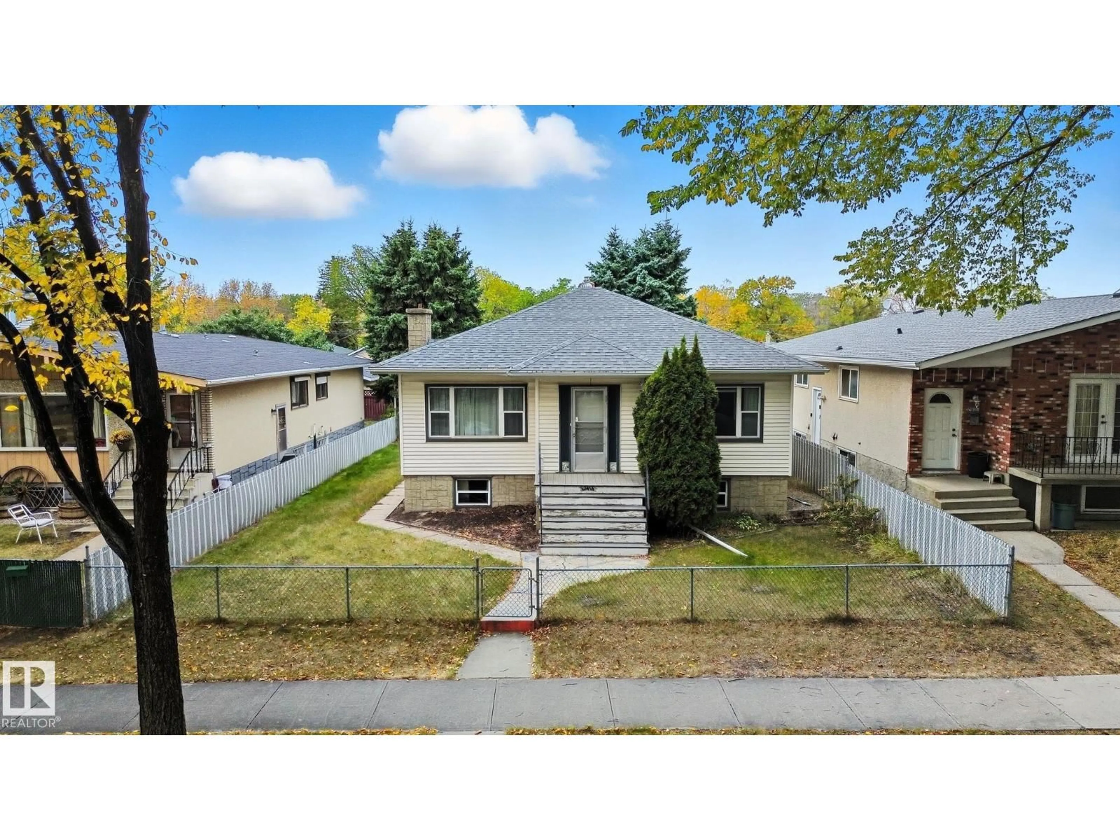 A pic from outside/outdoor area/front of a property/back of a property/a pic from drone, street for NW - 12414 88 ST, Edmonton Alberta T5B3T2