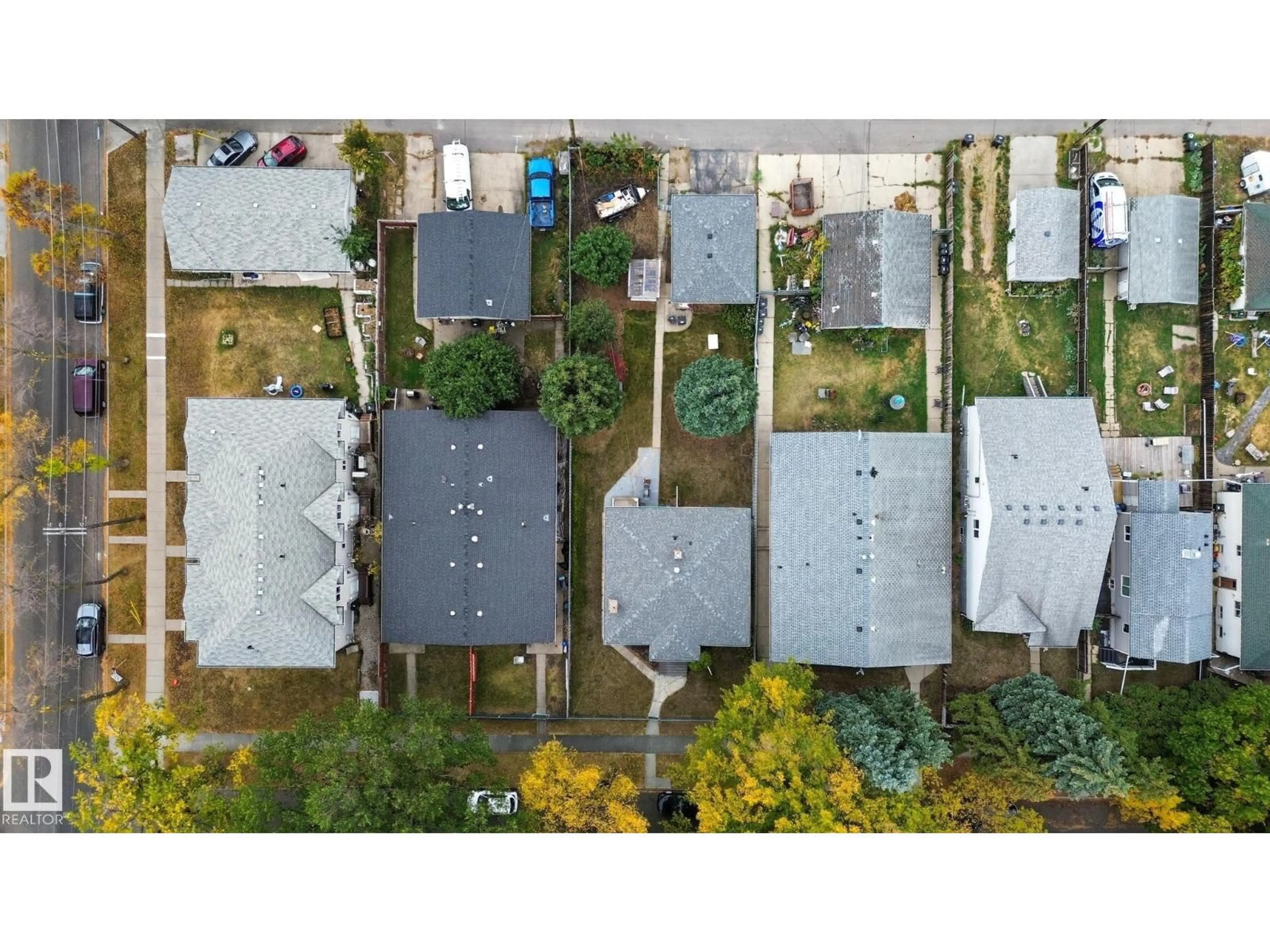 A pic from outside/outdoor area/front of a property/back of a property/a pic from drone, street for NW - 12414 88 ST, Edmonton Alberta T5B3T2