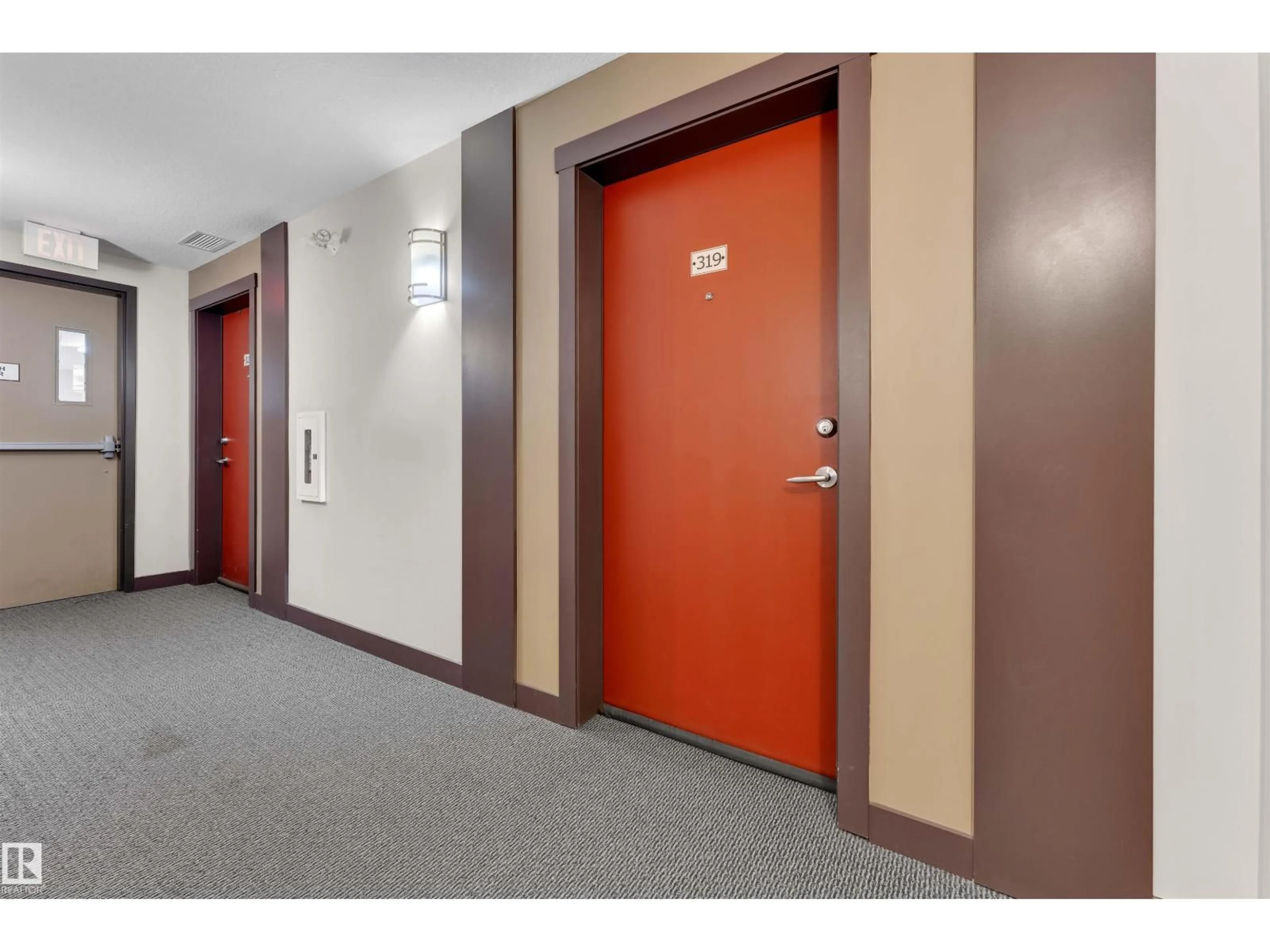 Indoor foyer for 319 - 3670 139 AV NW, Edmonton Alberta T5Y3N5