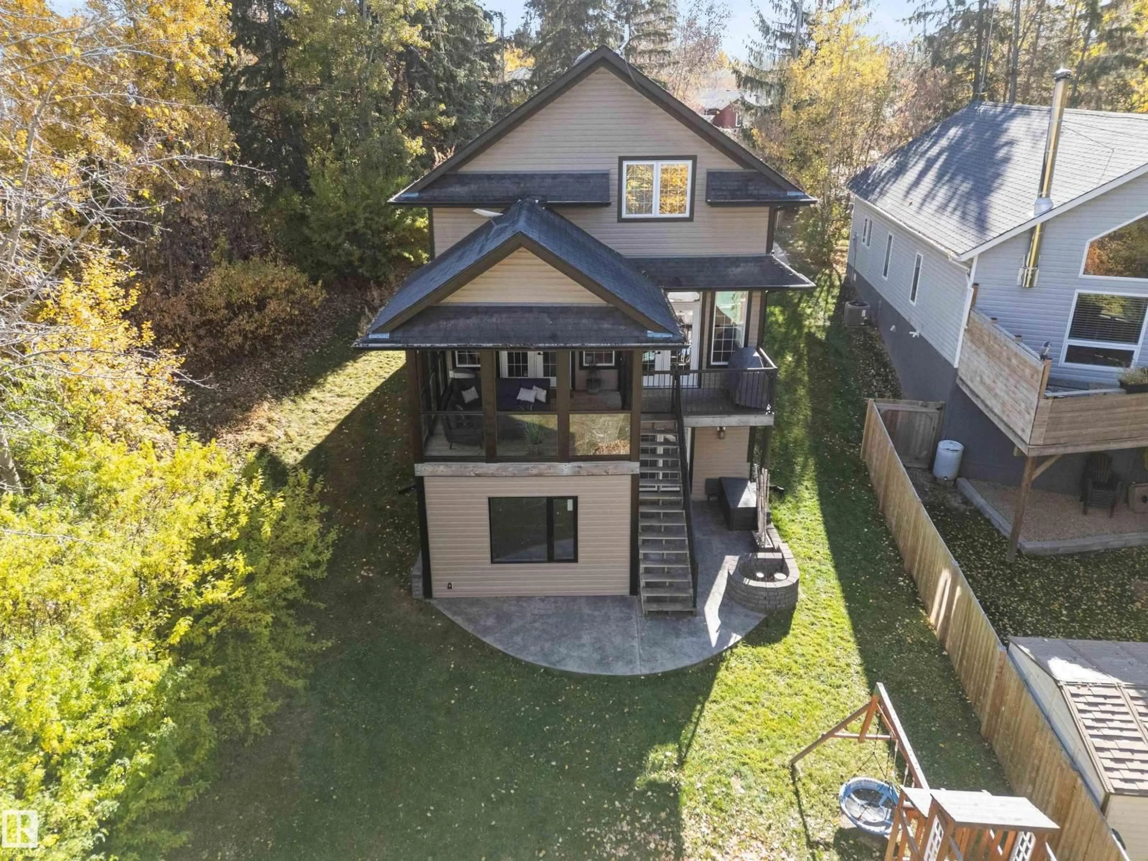 A pic from outside/outdoor area/front of a property/back of a property/a pic from drone, unknown for 634 LAKESIDE PT, Rural Parkland County Alberta T7Z2T5