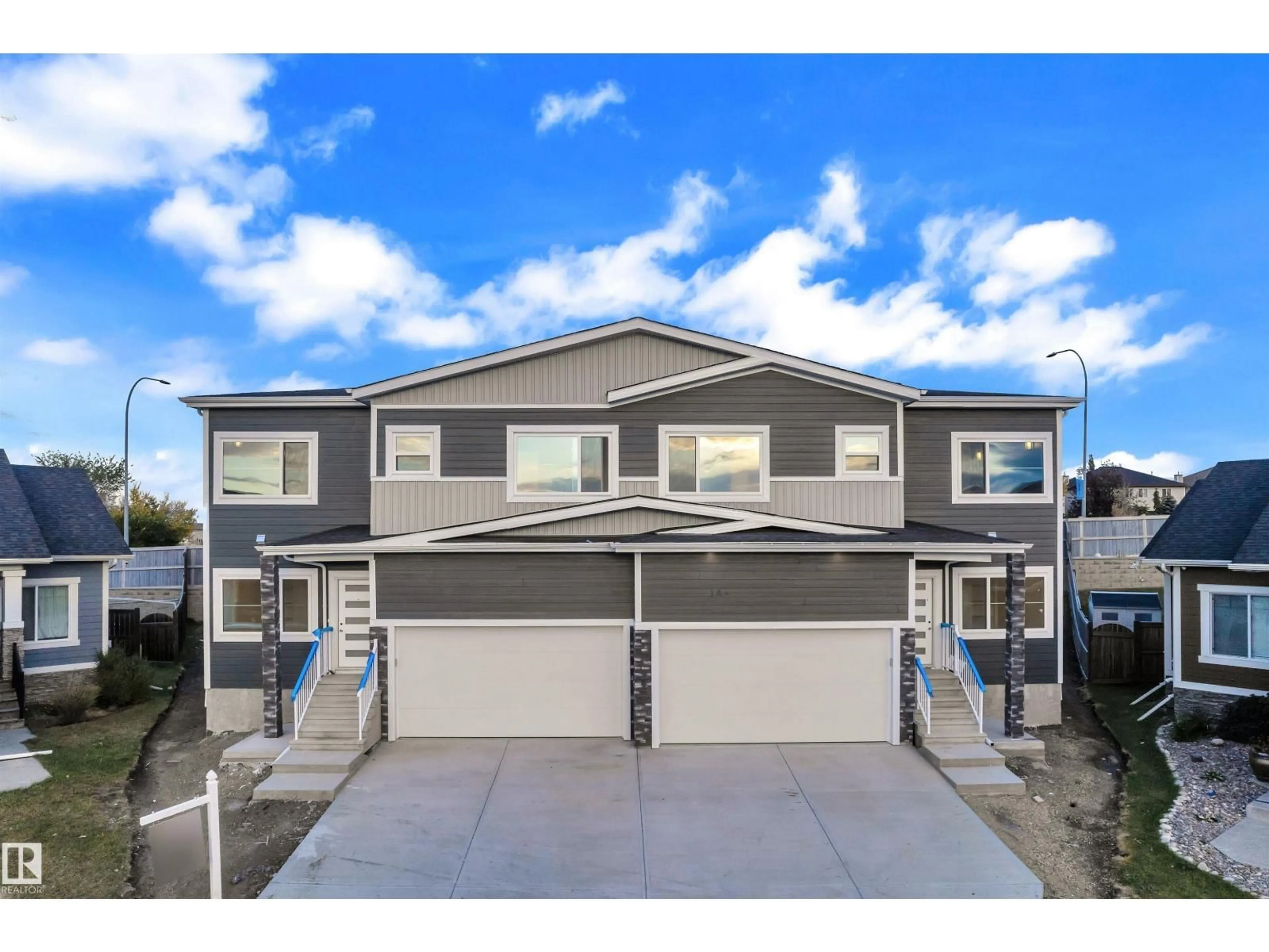 Home with vinyl exterior material, street for 48 HAZELWOOD LN, Spruce Grove Alberta T7X0R7