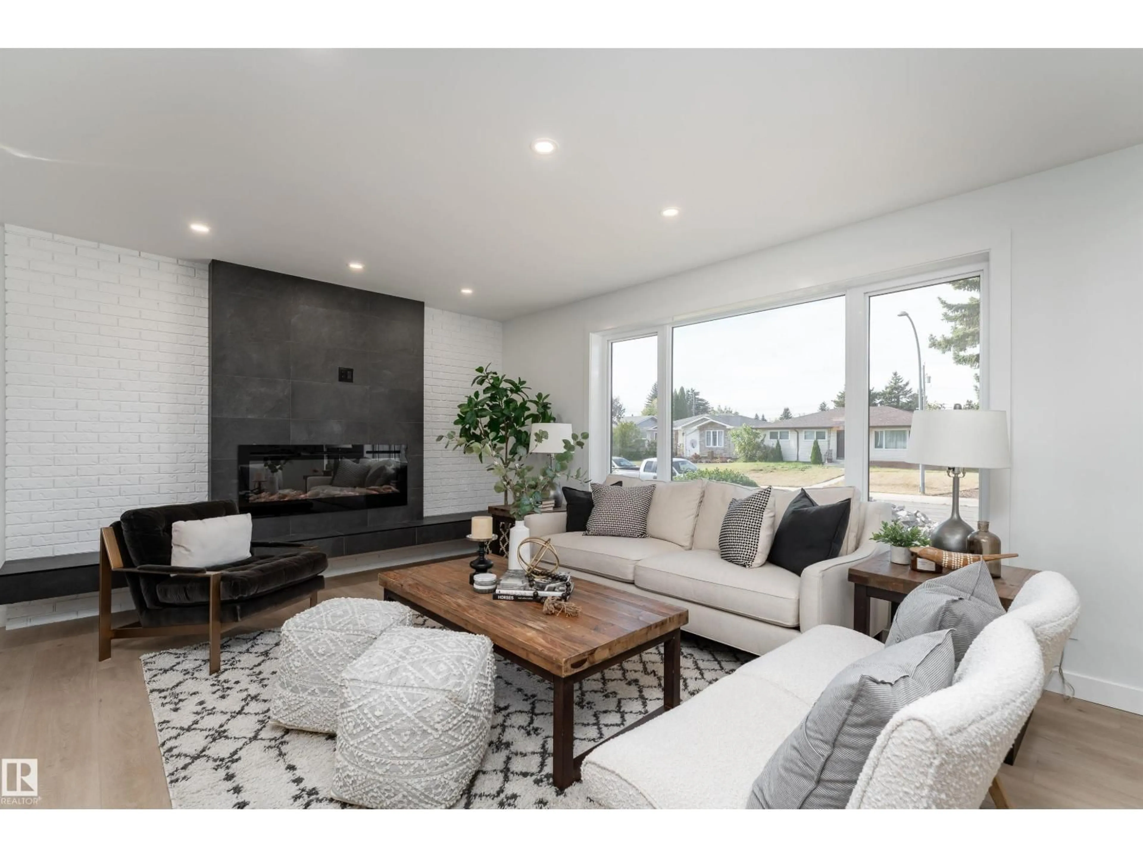 Living room with furniture, unknown for NW - 8707 54 ST, Edmonton Alberta T6B1H2