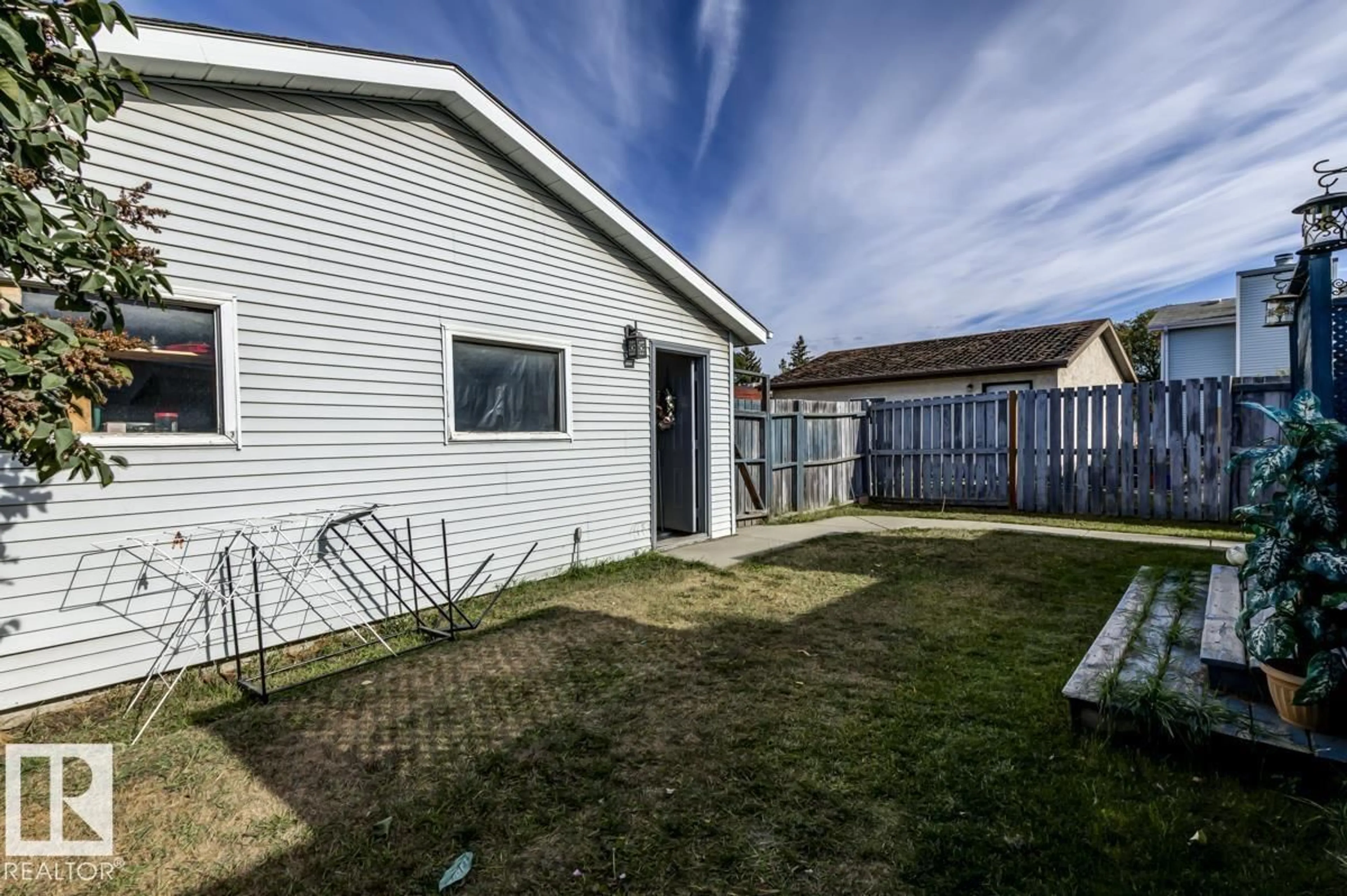 Unknown for 1187 LAKEWOOD RD, Edmonton Alberta T6K4C6