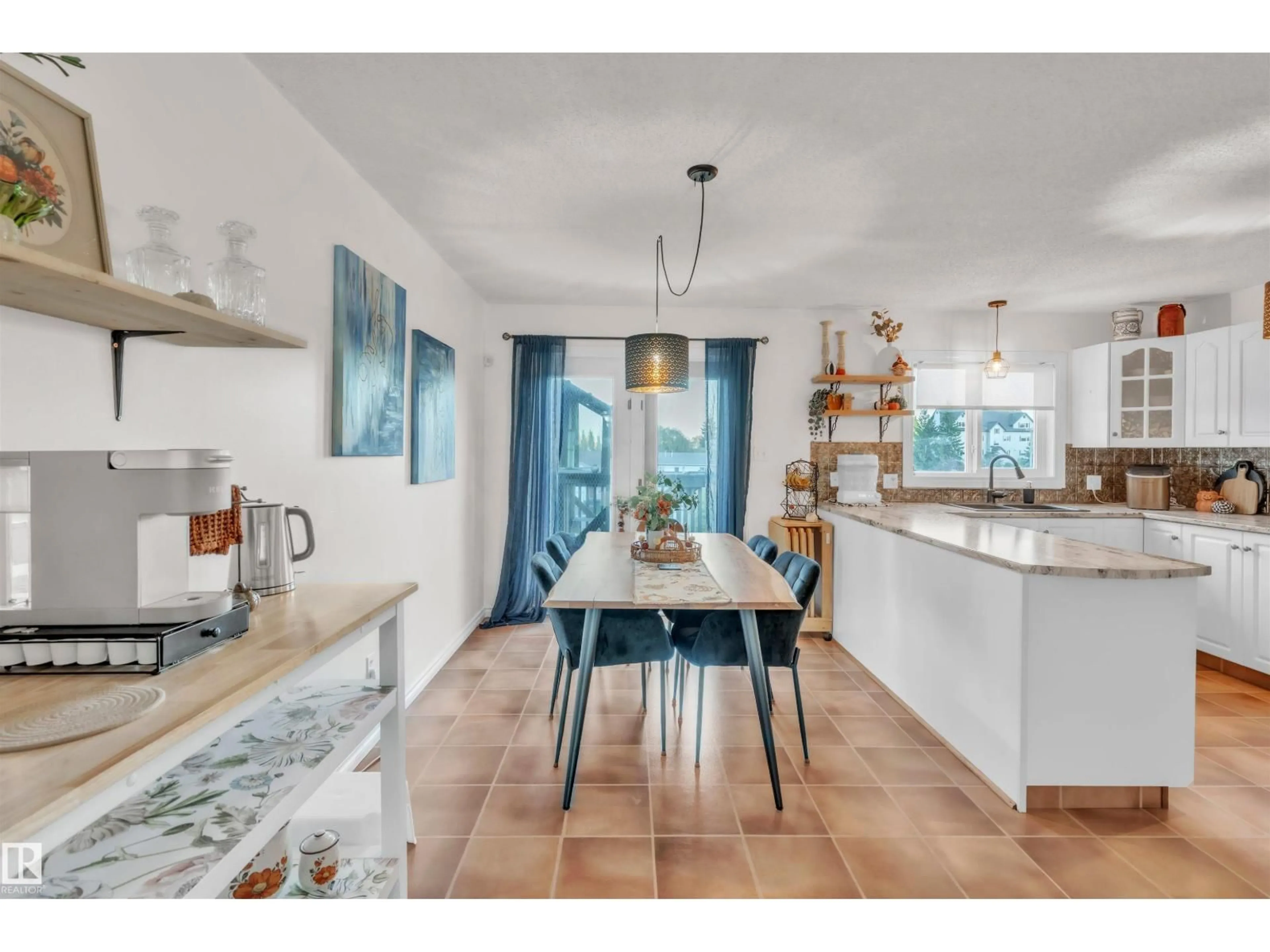 Open concept kitchen, ceramic/tile floor for 922 12 ST, Cold Lake Alberta T9M1K2
