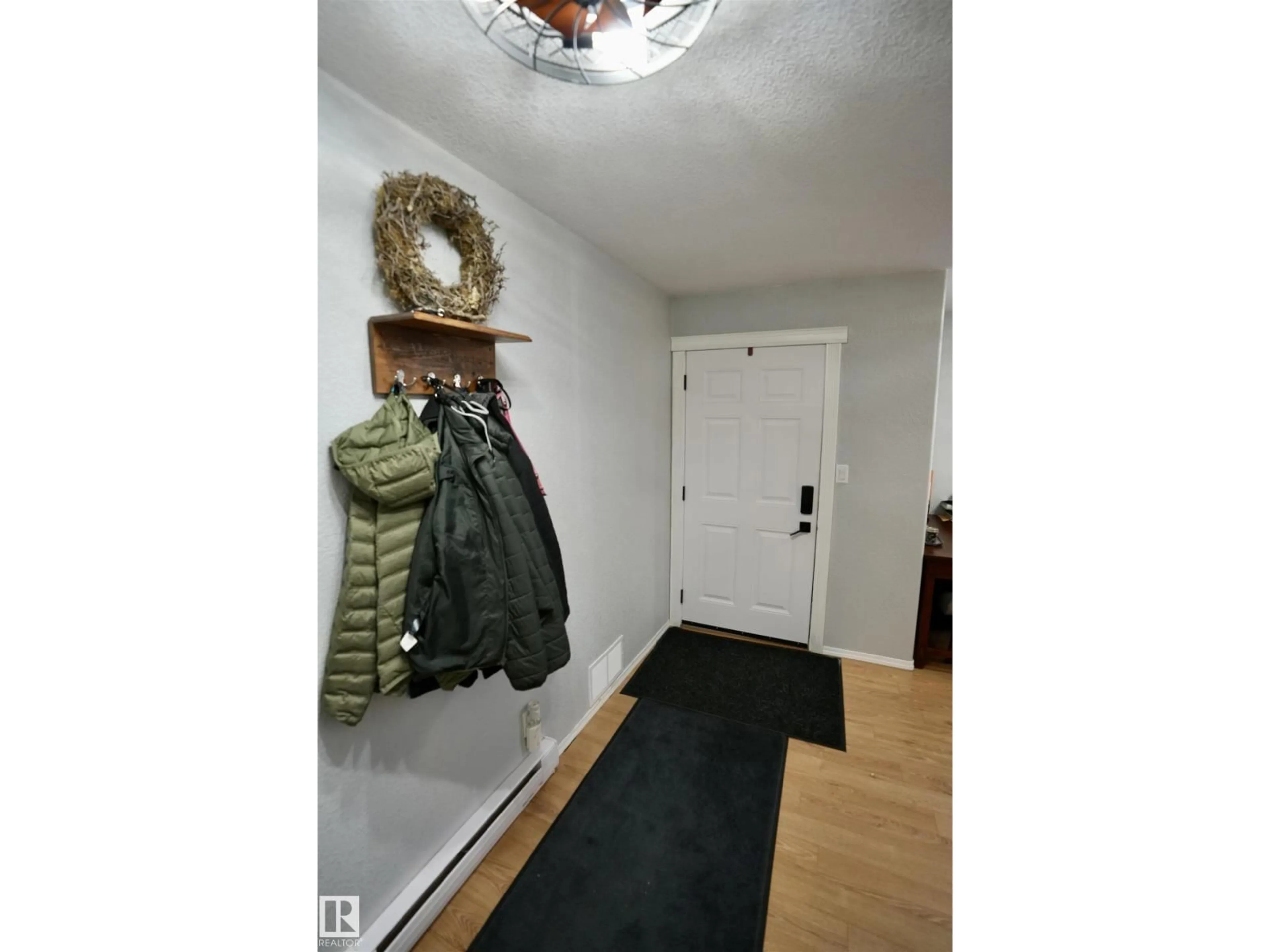 Indoor entryway for 136 - 11124 TWP RD 595, Rural St. Paul County Alberta T0A0C0