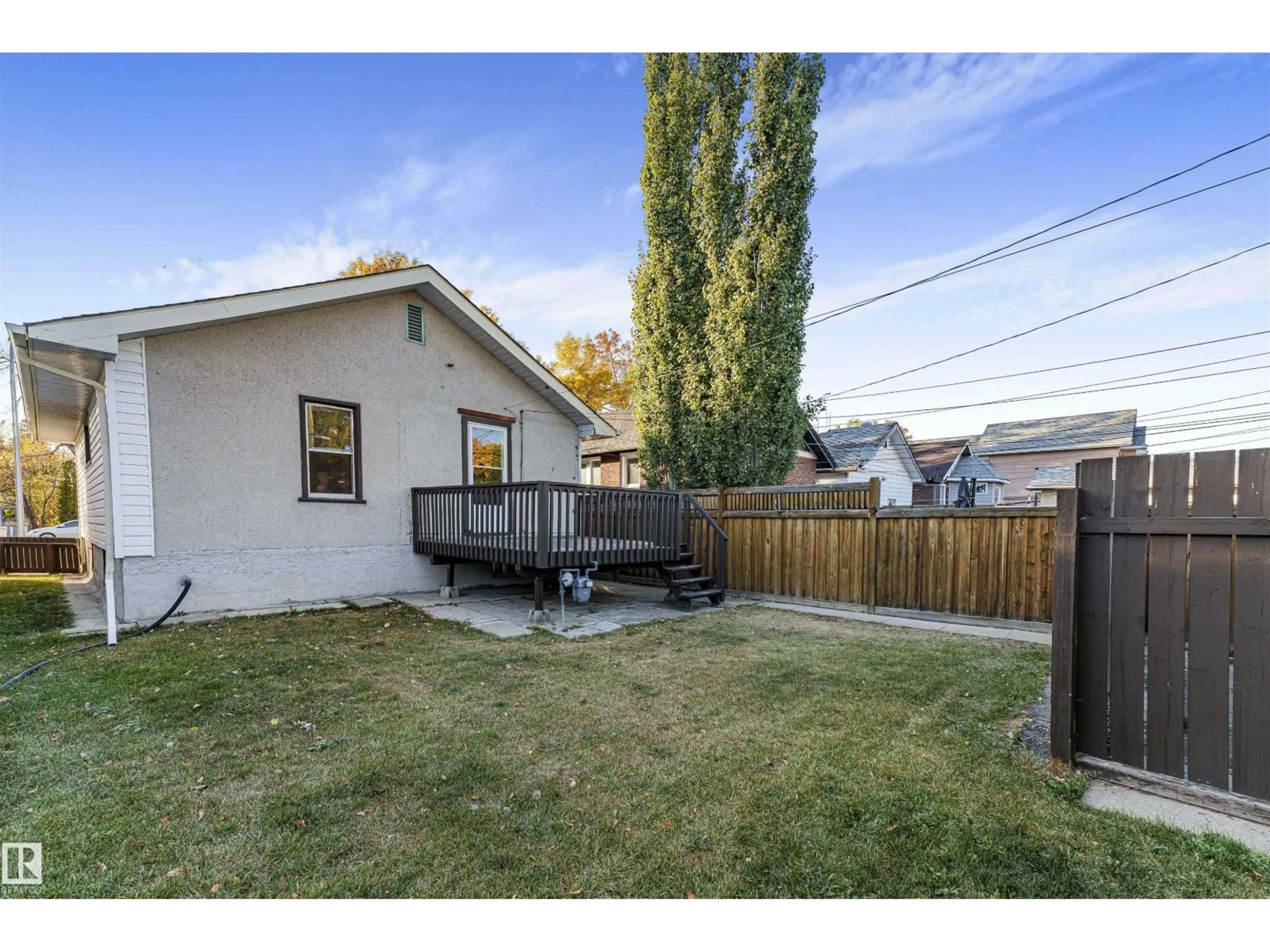 Patio, street for 11315 97 ST, Edmonton Alberta T5G1X3