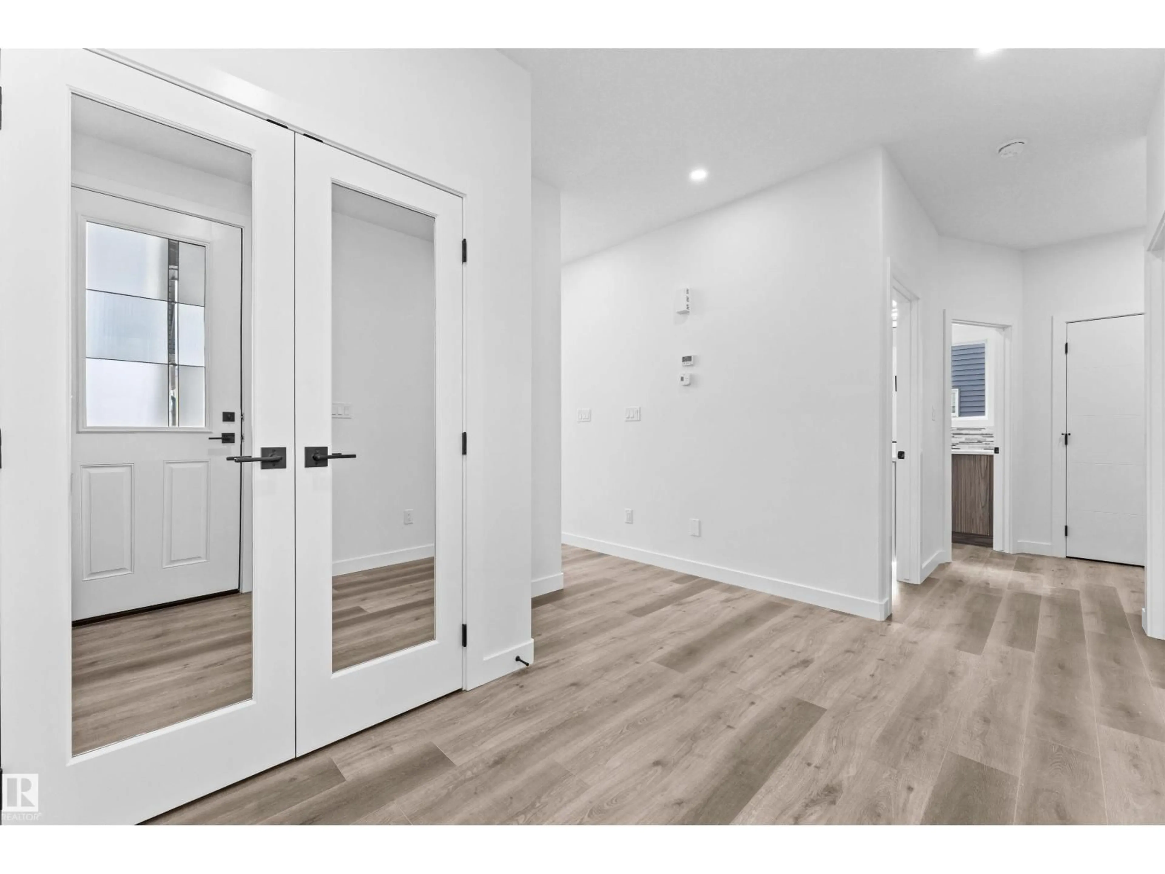 Indoor entryway for 1727 60 AV, Rural Leduc County Alberta T4X3C5