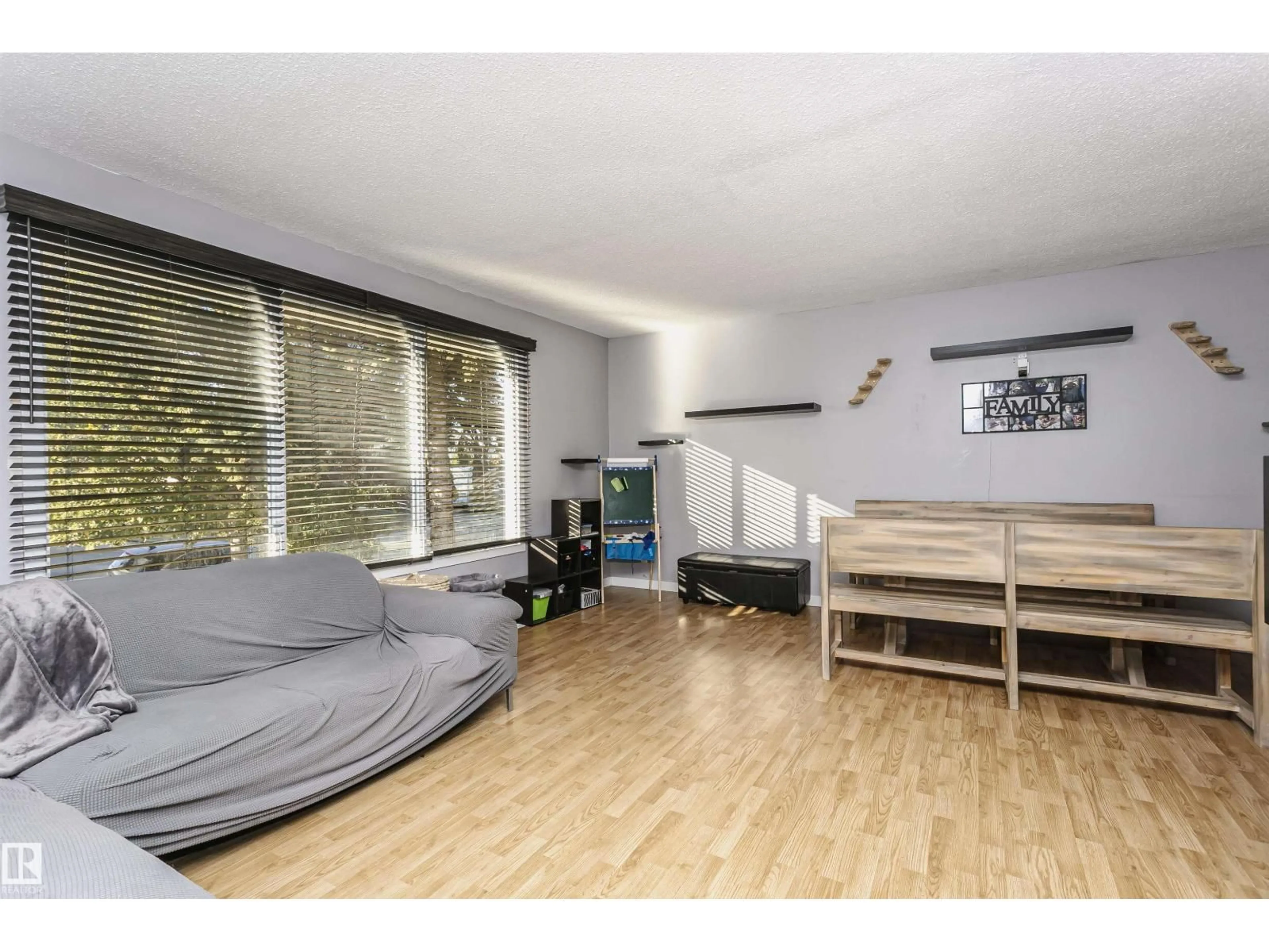 A pic of a room for 14 WAPITI DR, Devon Alberta T9G1R2