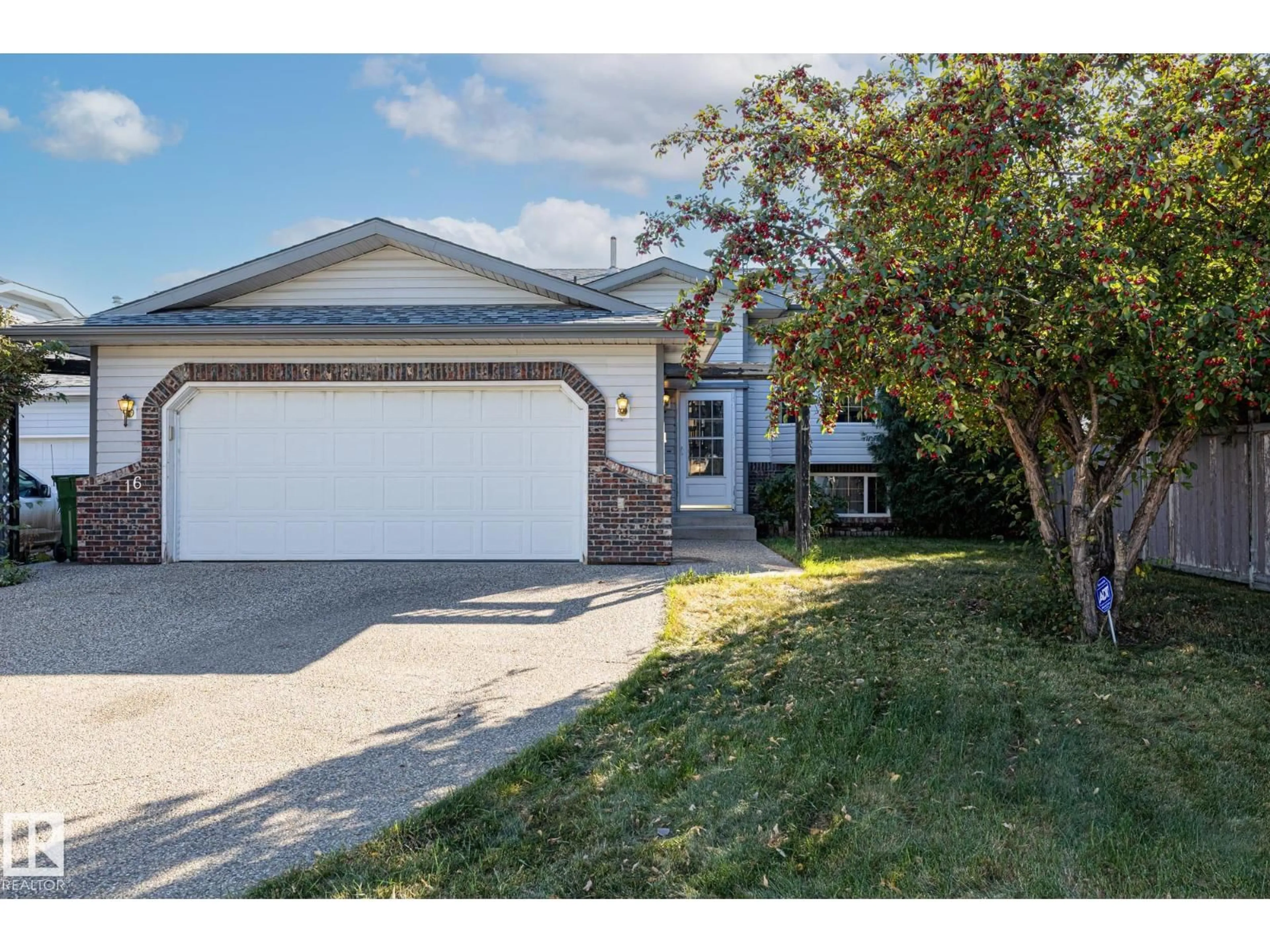 Home with vinyl exterior material, street for 16 RIVERPOINTE, Fort Saskatchewan Alberta T8L4H4