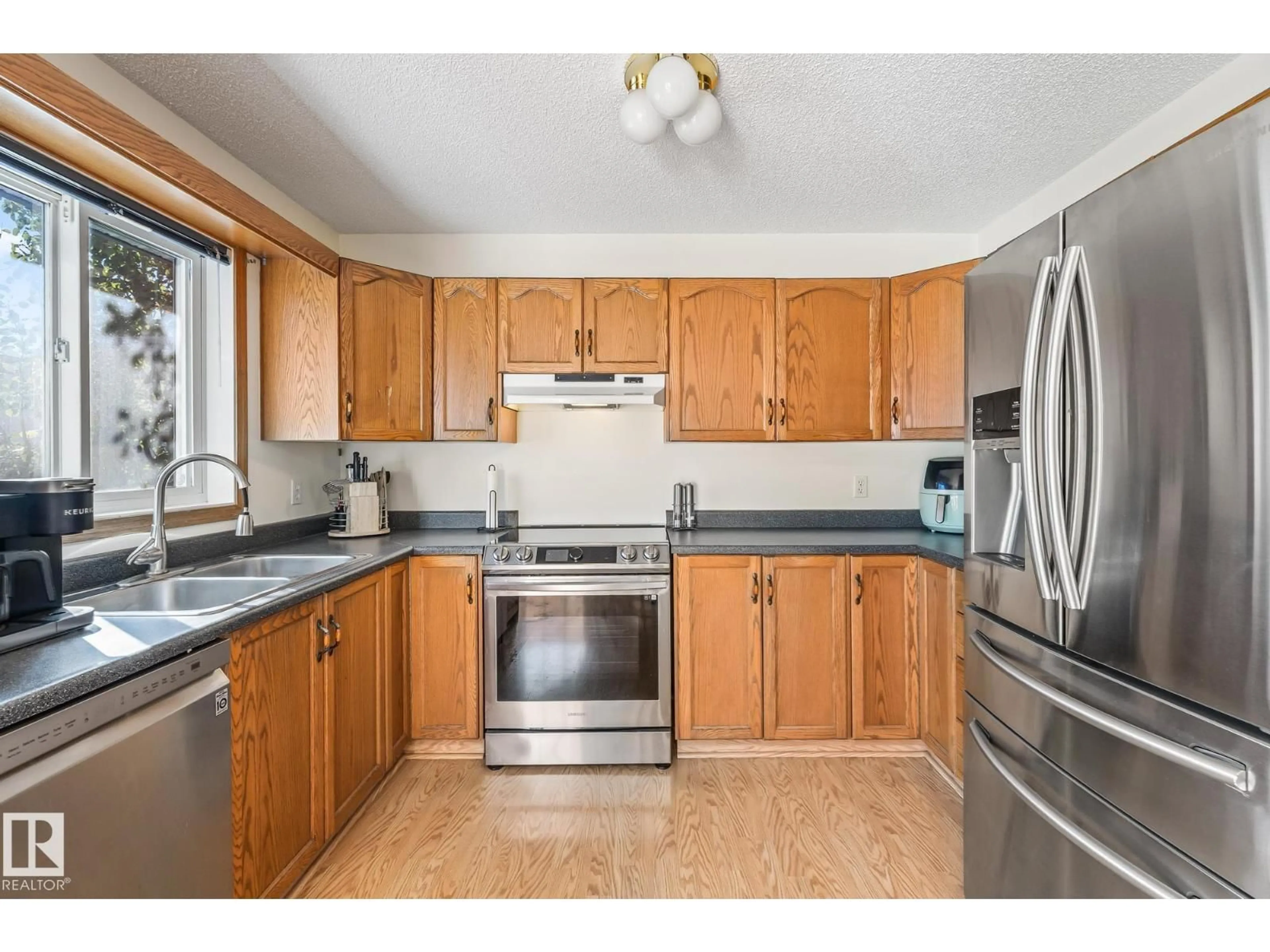Standard kitchen, ceramic/tile floor for 16 RIVERPOINTE, Fort Saskatchewan Alberta T8L4H4