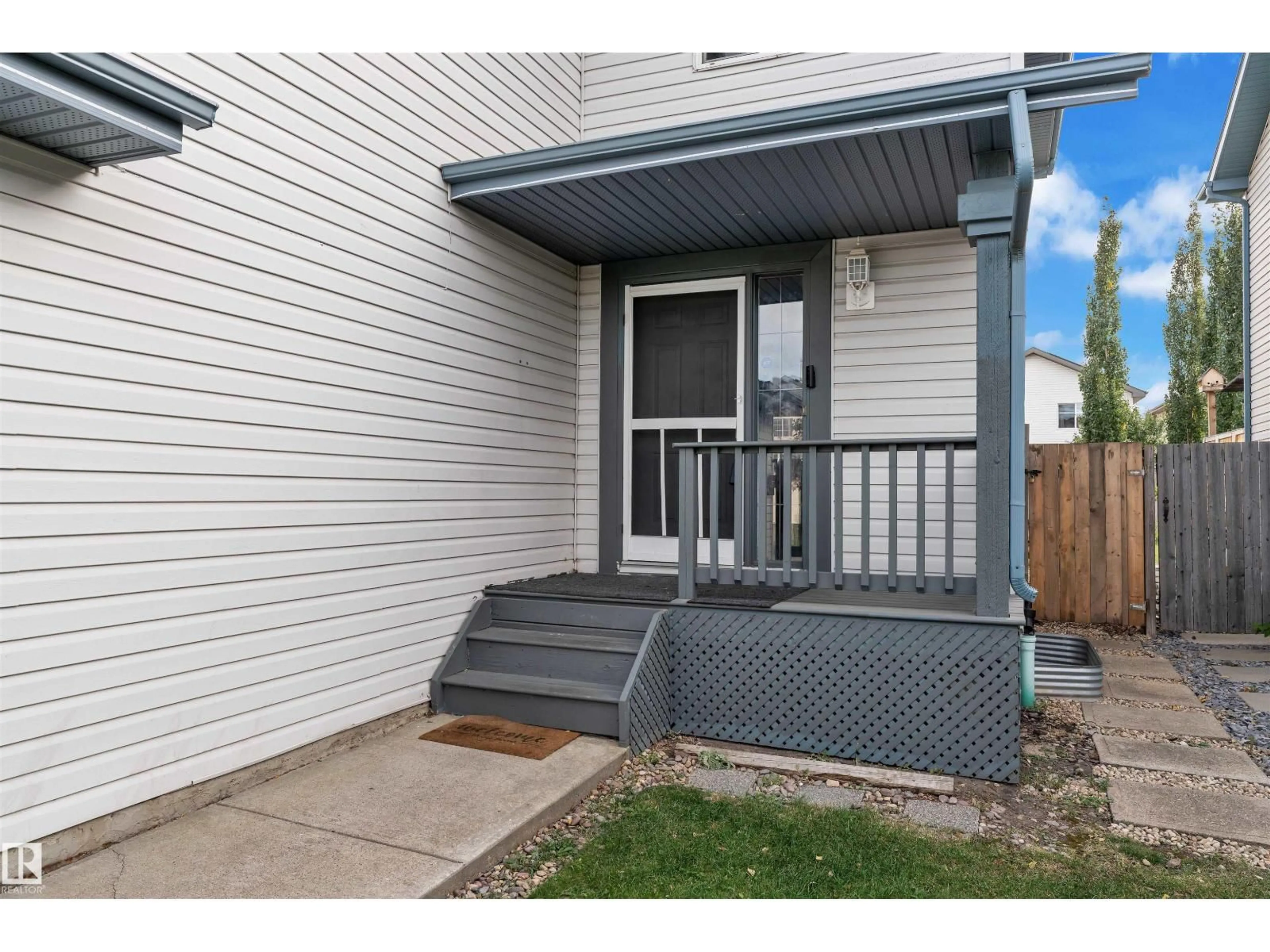 Unknown for 3323 26 AV, Edmonton Alberta T6T1P9