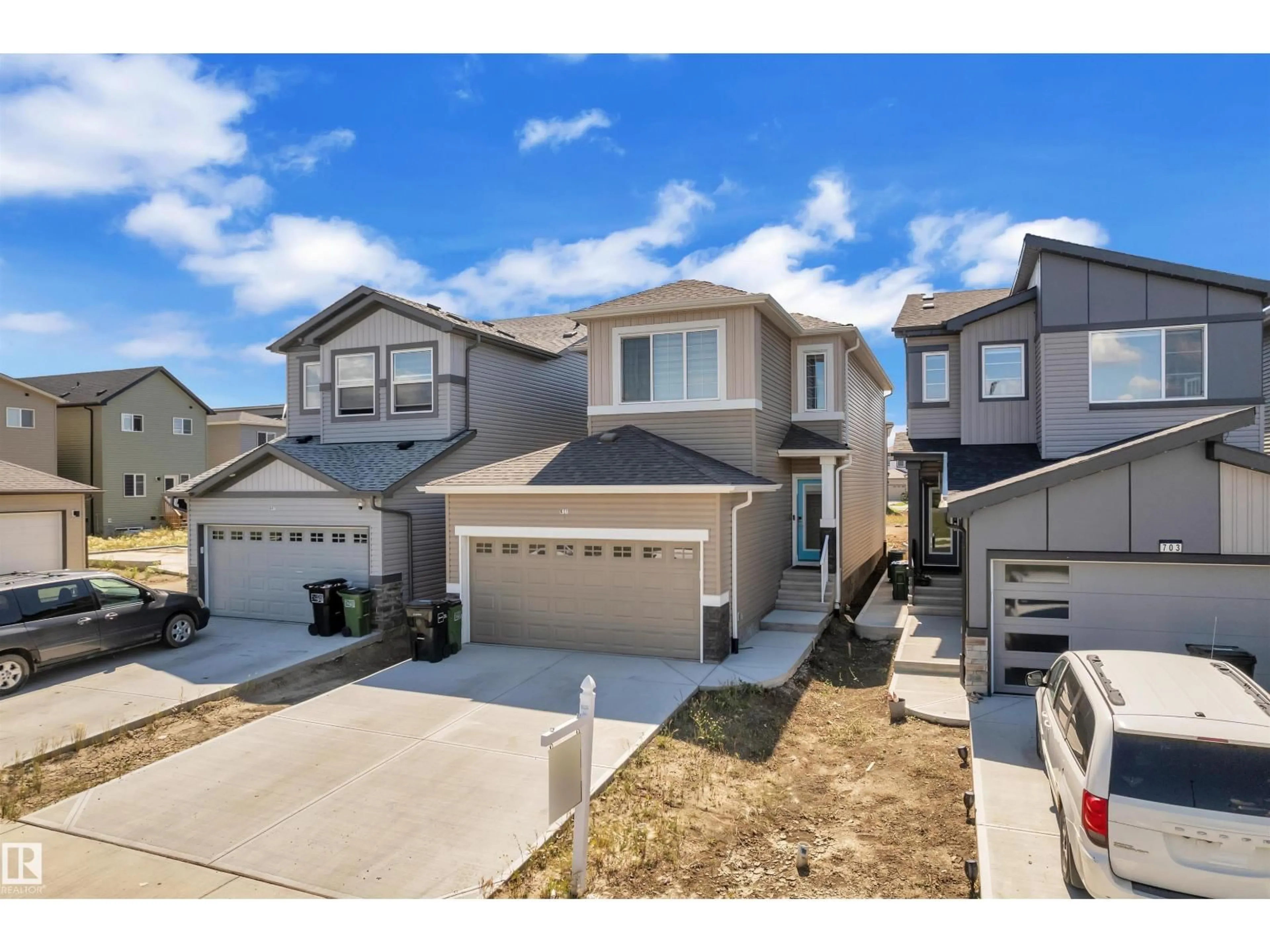 A pic from outside/outdoor area/front of a property/back of a property/a pic from drone, street for 611 31 AV, Edmonton Alberta T6T2V6