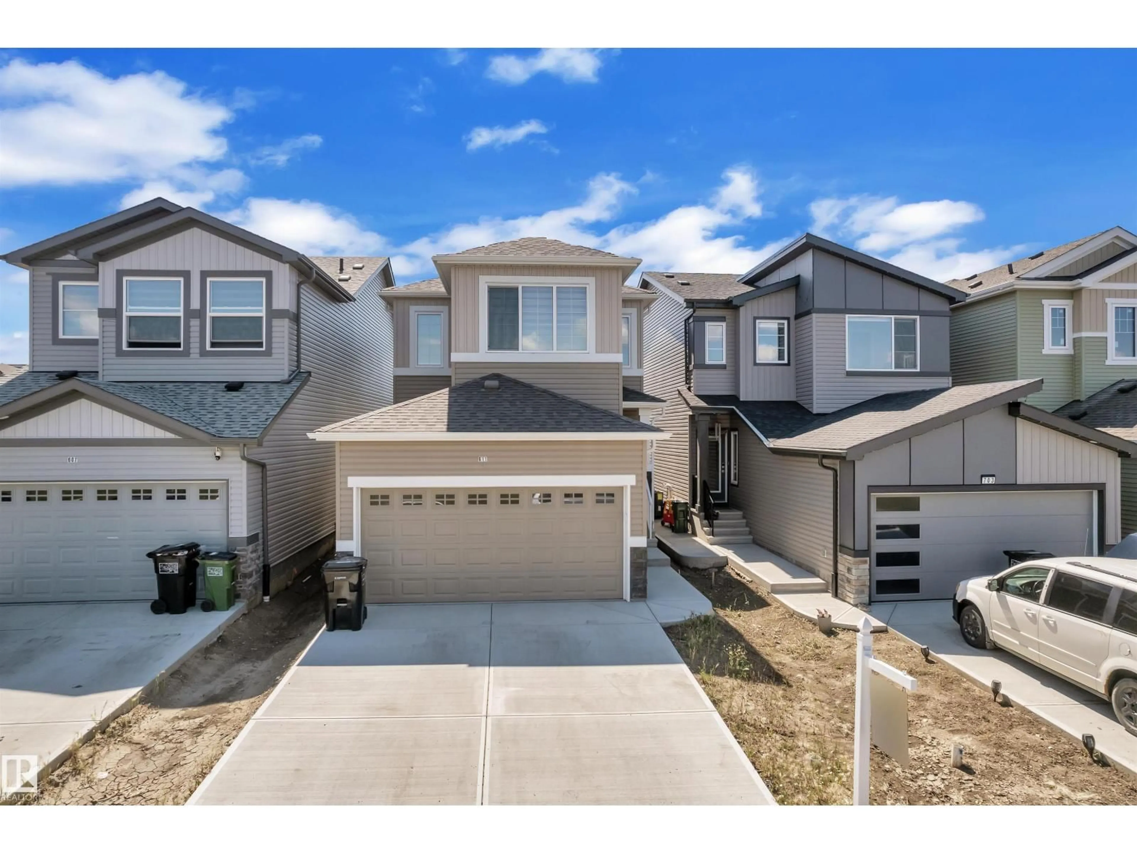 A pic from outside/outdoor area/front of a property/back of a property/a pic from drone, street for 611 31 AV, Edmonton Alberta T6T2V6