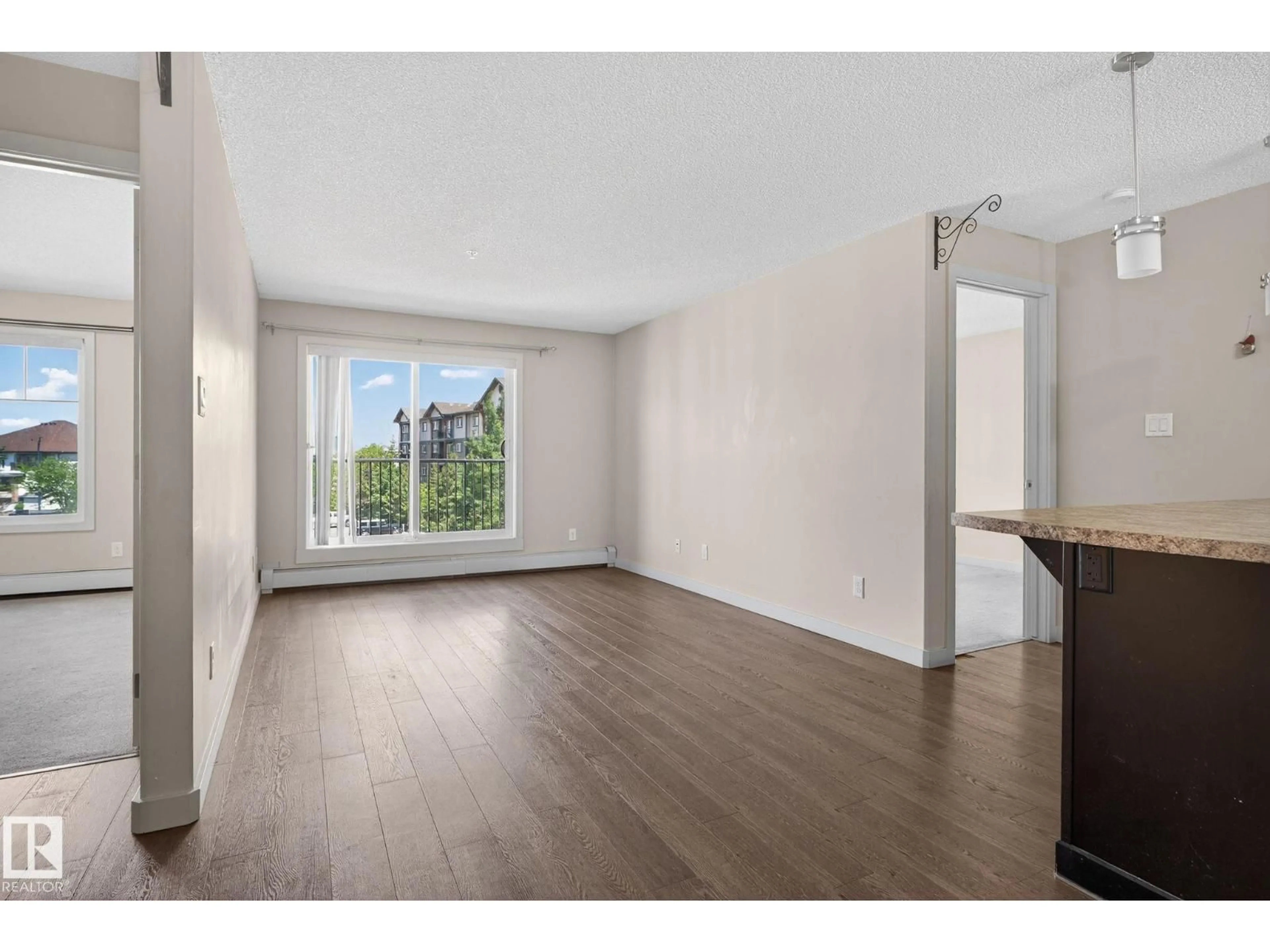 A pic of a room for 304 - 6084 STANTON DR, Edmonton Alberta T6X0Z4