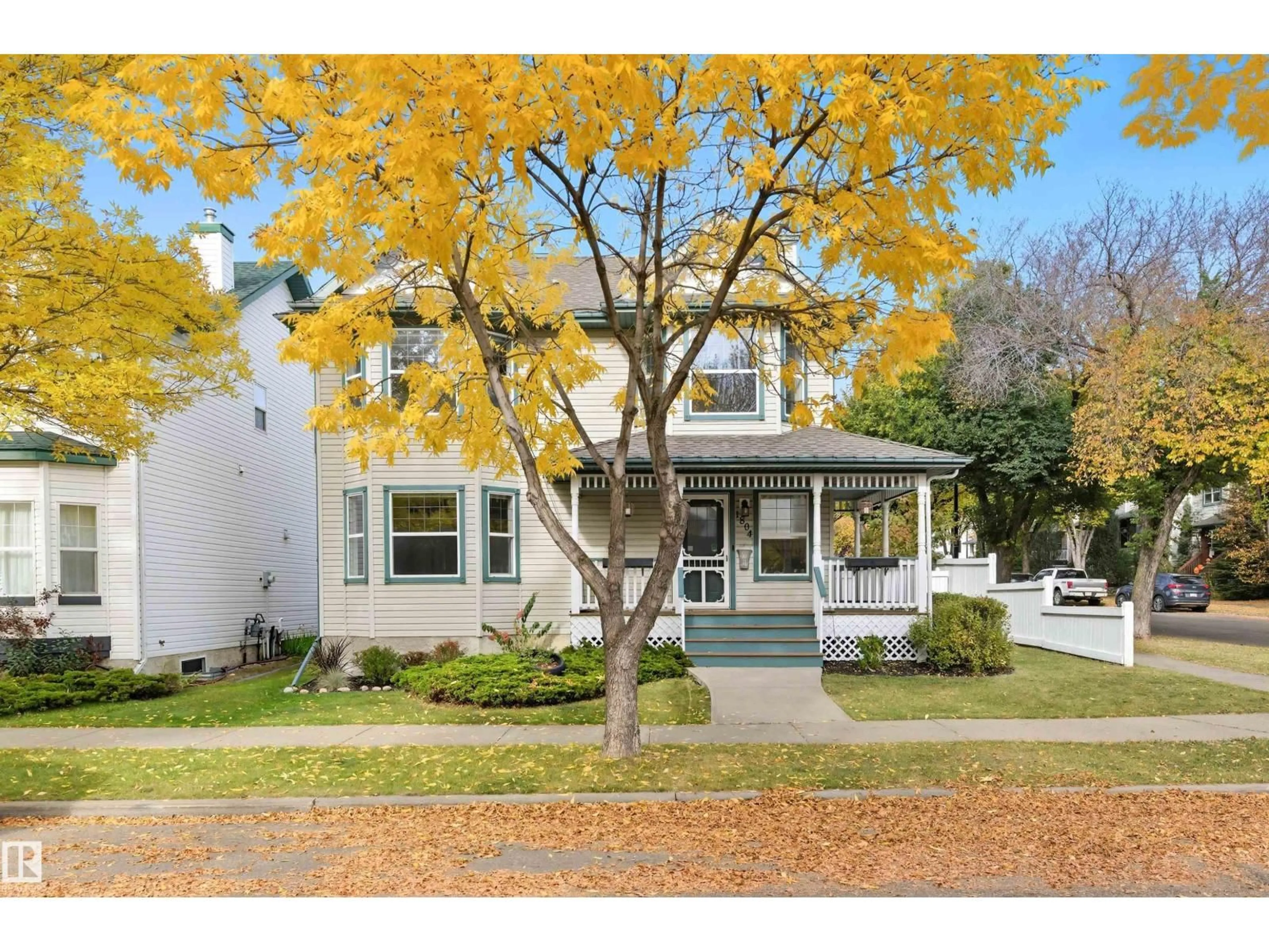 Home with vinyl exterior material, street for 1804 TANNER WD, Edmonton Alberta T6R2S6