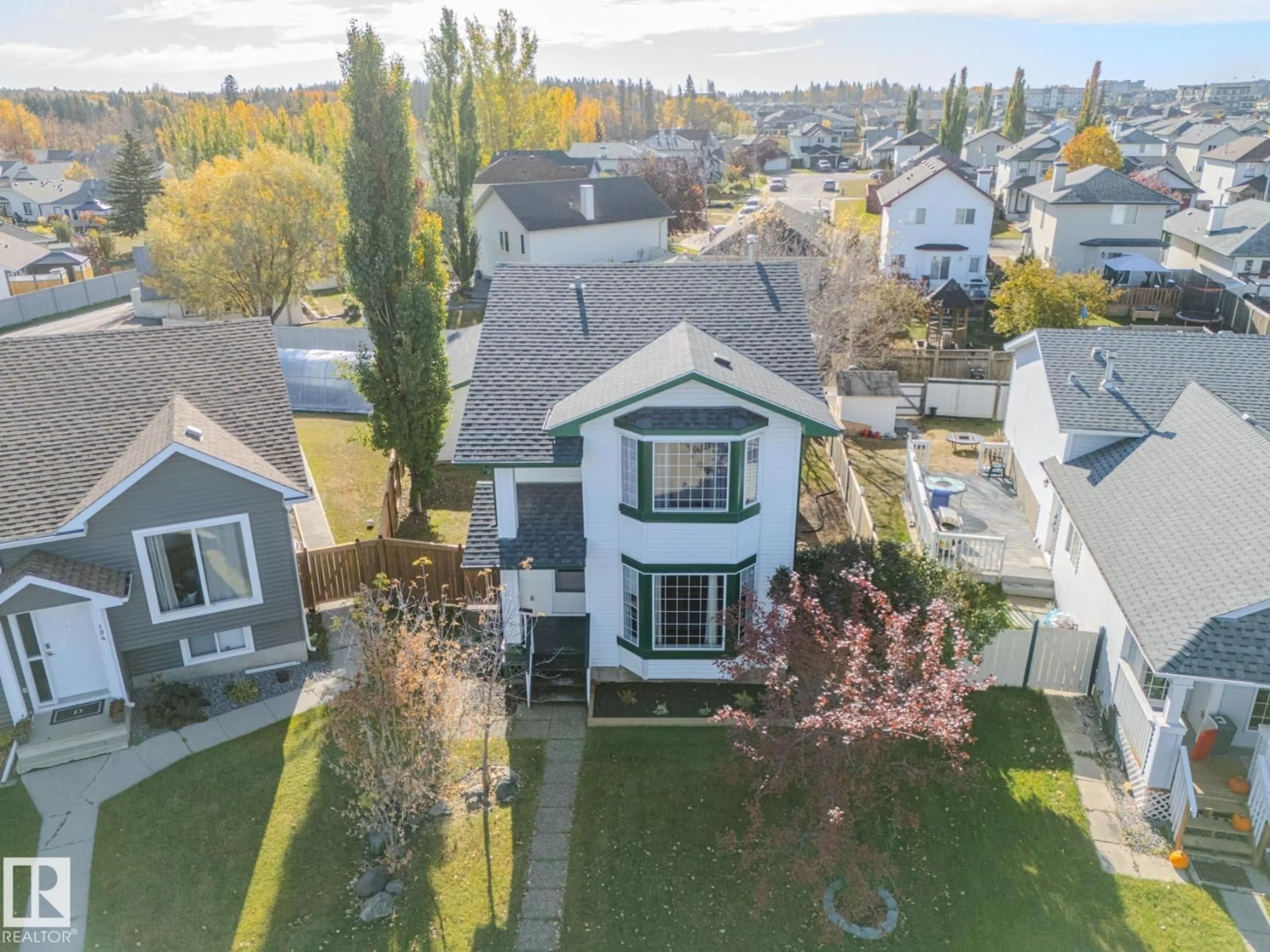A pic from outside/outdoor area/front of a property/back of a property/a pic from drone, unknown for 106 HEATHERGLEN CR, Spruce Grove Alberta T7X3X5