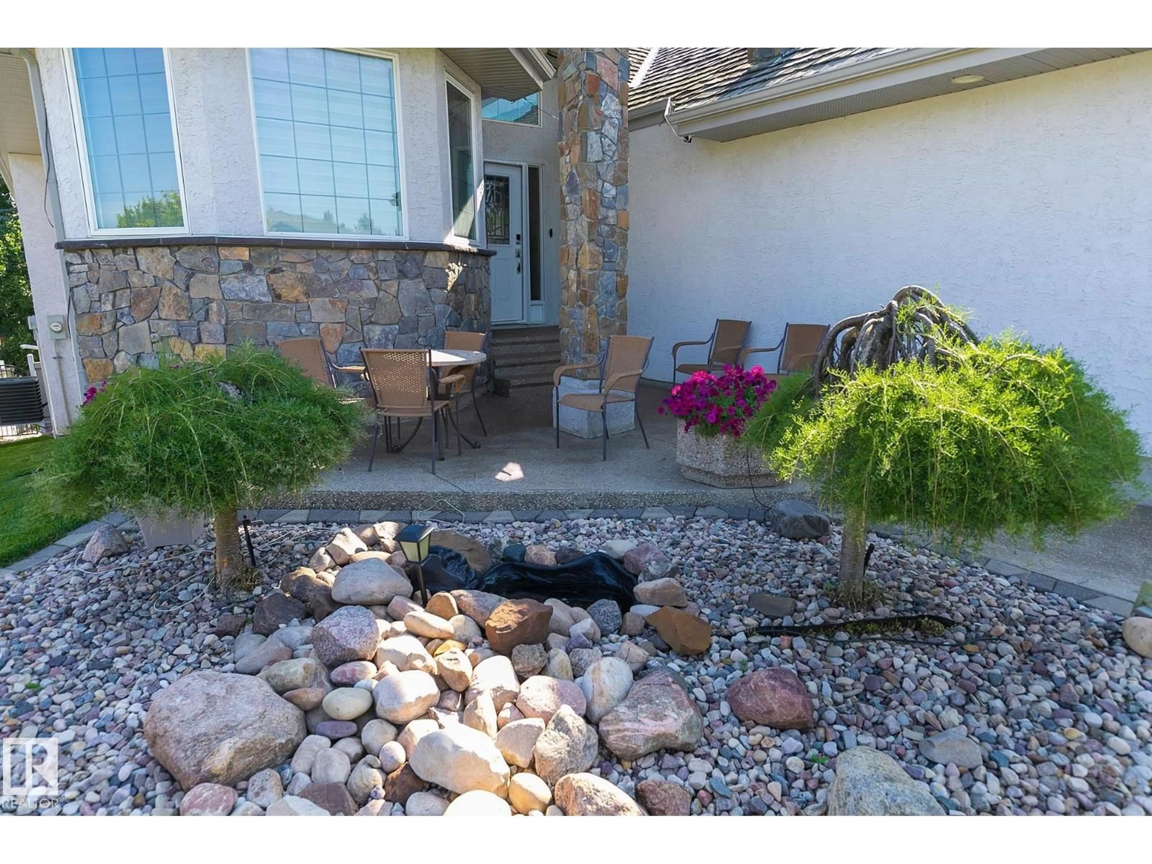 Patio, water/lake/river/ocean view for 7 KINGSBURY CR, St. Albert Alberta T8N6W5