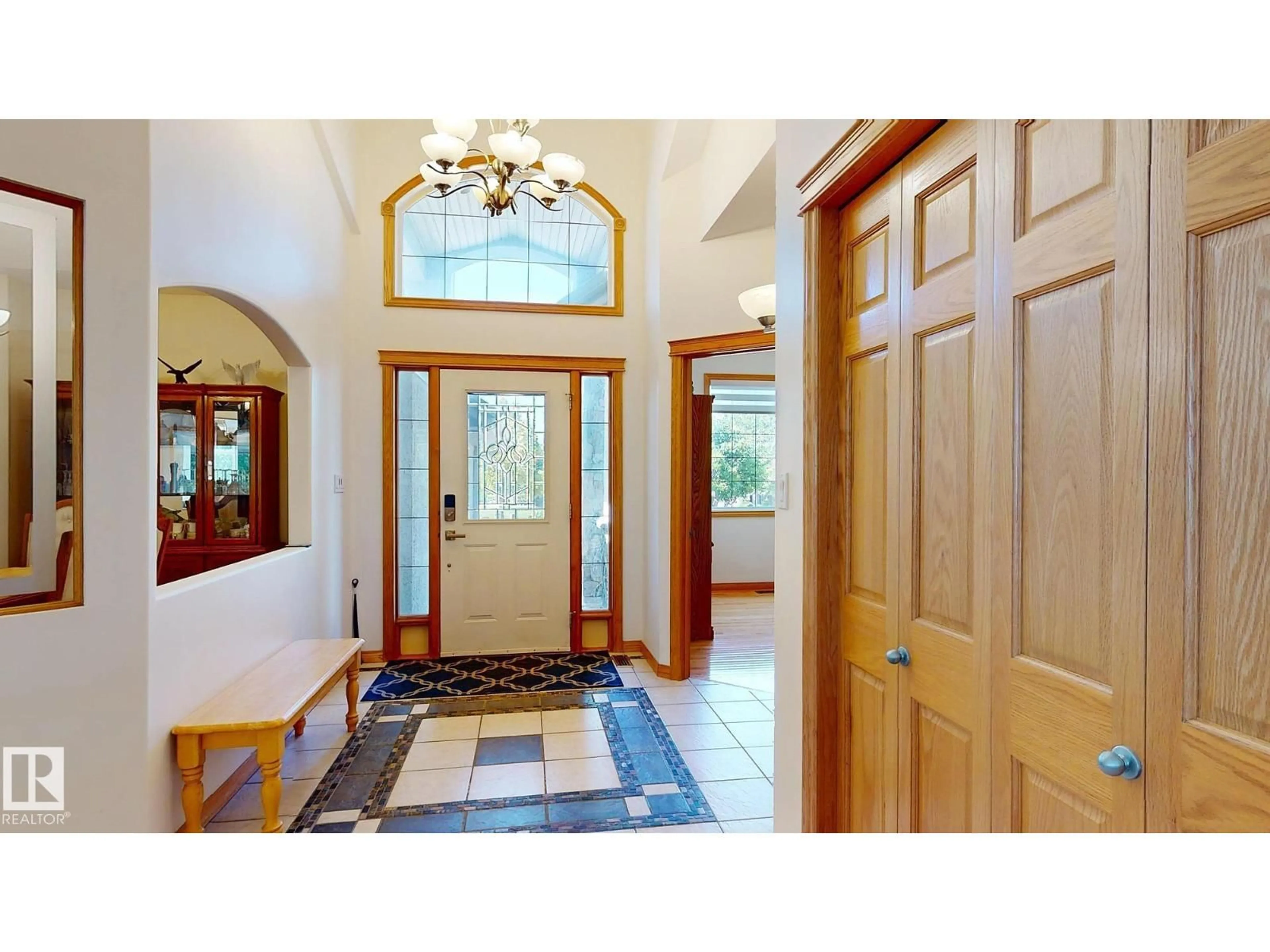 Indoor entryway for 7 KINGSBURY CR, St. Albert Alberta T8N6W5