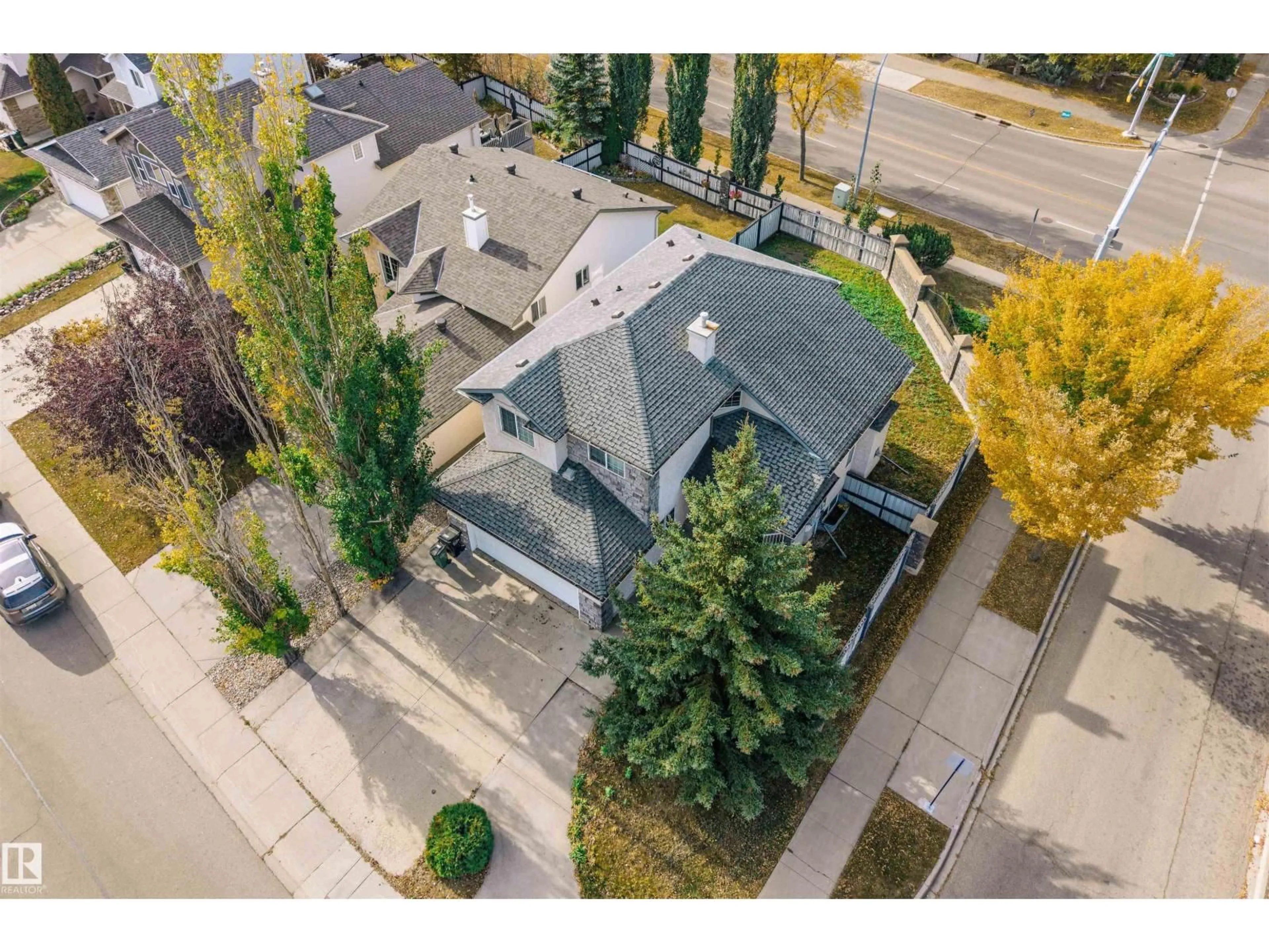A pic from outside/outdoor area/front of a property/back of a property/a pic from drone, street for 1324 FALCONER RD, Edmonton Alberta T6R2V5