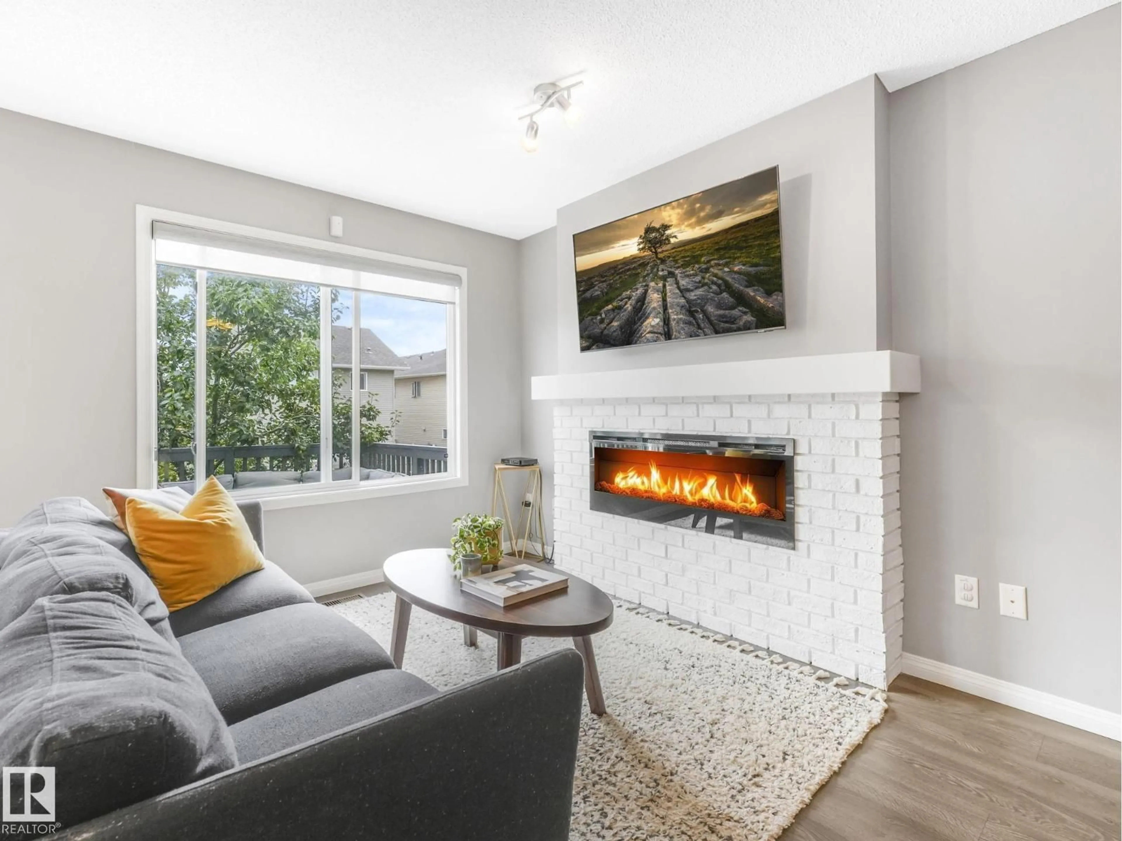 Living room with furniture, unknown for 1671 CHAPMAN WY, Edmonton Alberta T6W0Y5