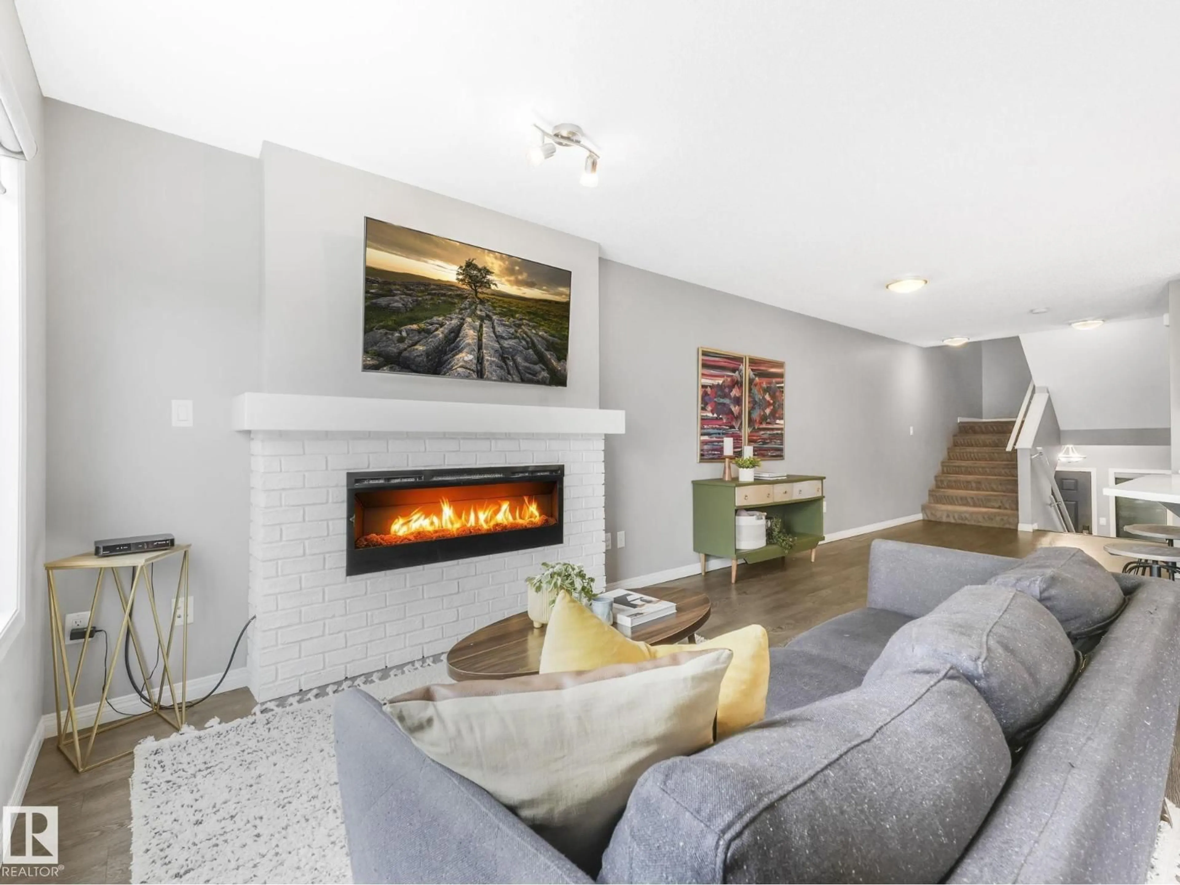 Living room with furniture, unknown for 1671 CHAPMAN WY, Edmonton Alberta T6W0Y5