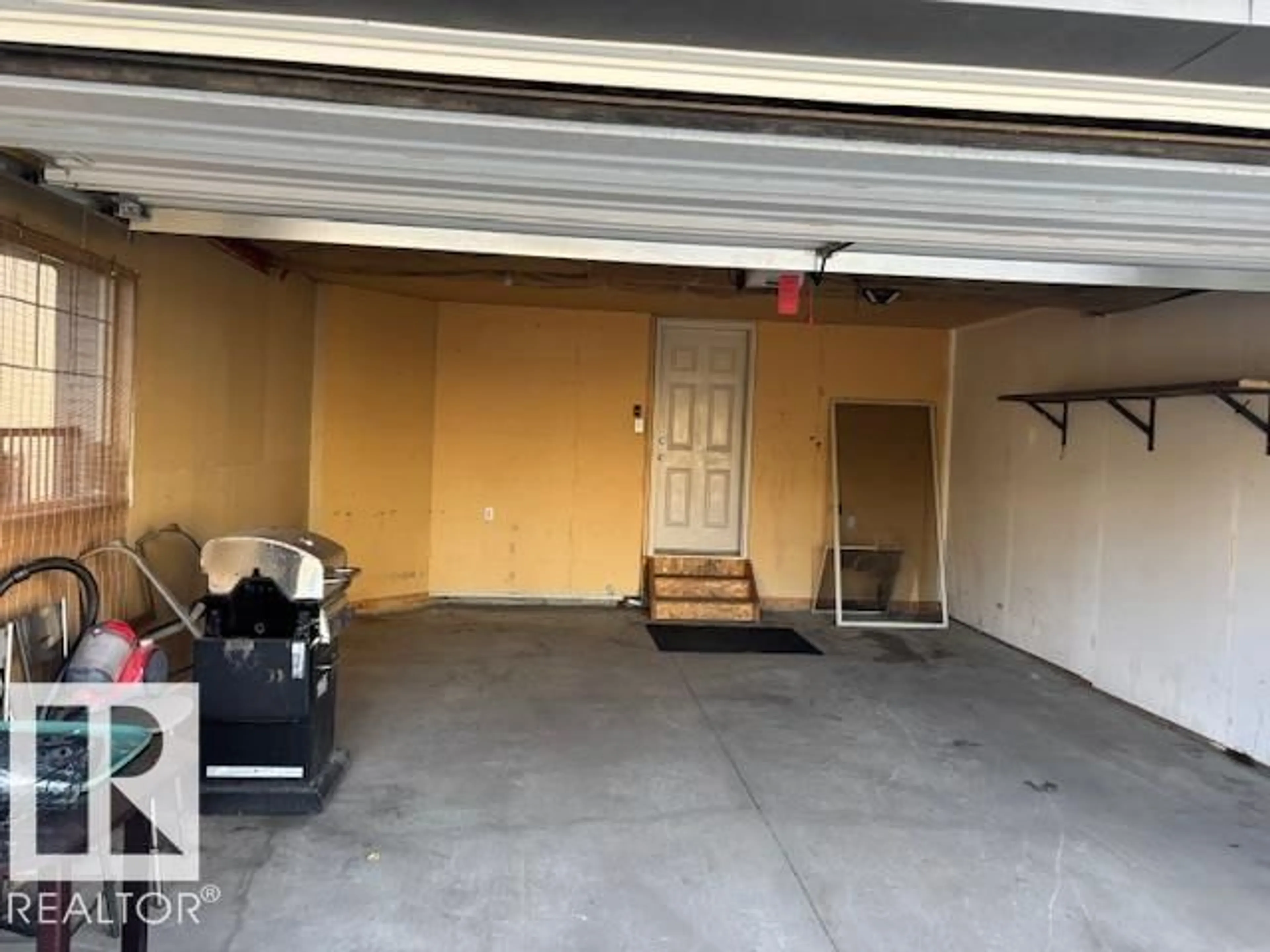 Indoor garage for #33 - 1128 156 ST, Edmonton Alberta T6R0C9