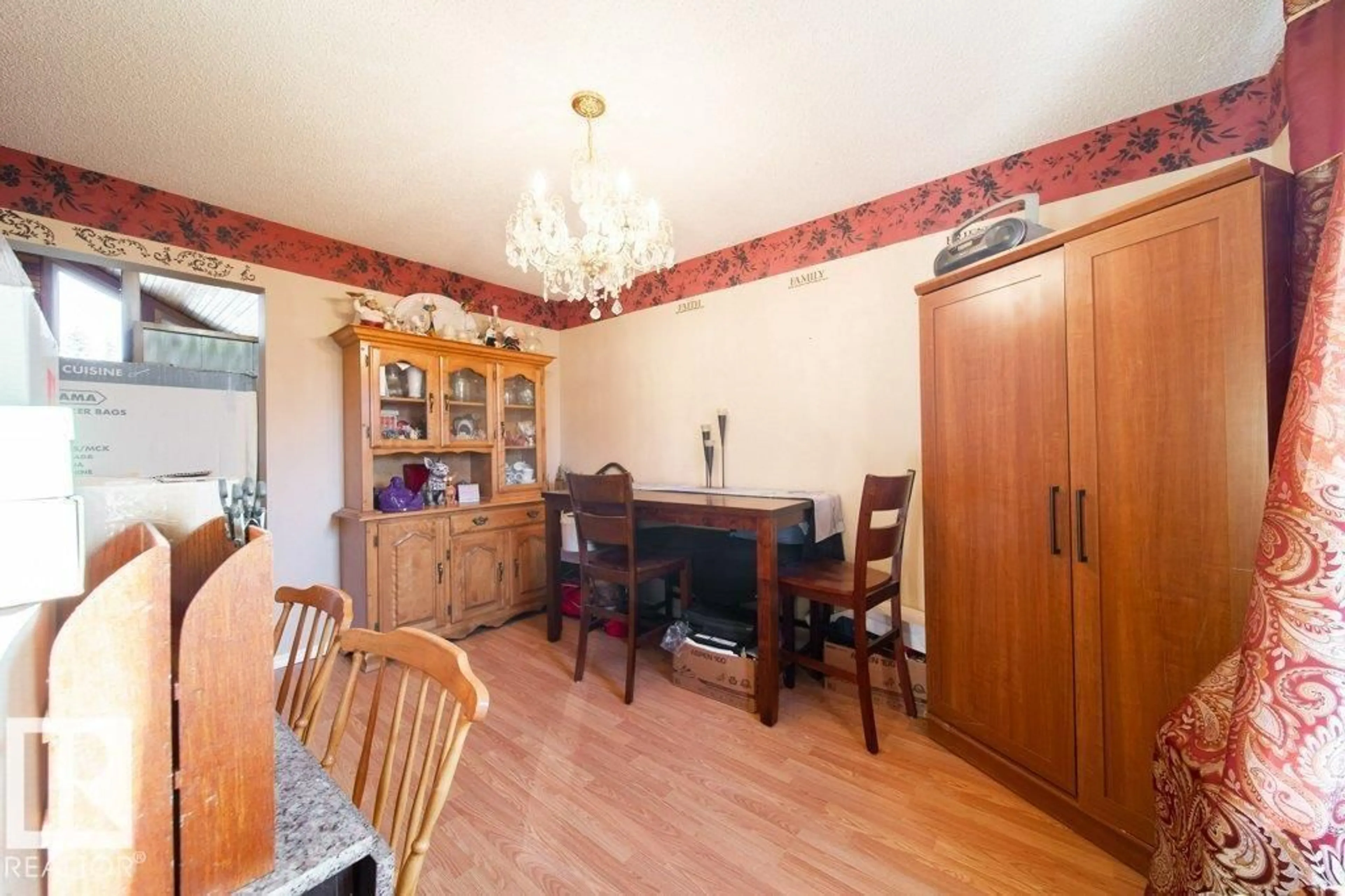 Dining room, wood/laminate floor for NW - 8610 152B AV, Edmonton Alberta T5E6H2