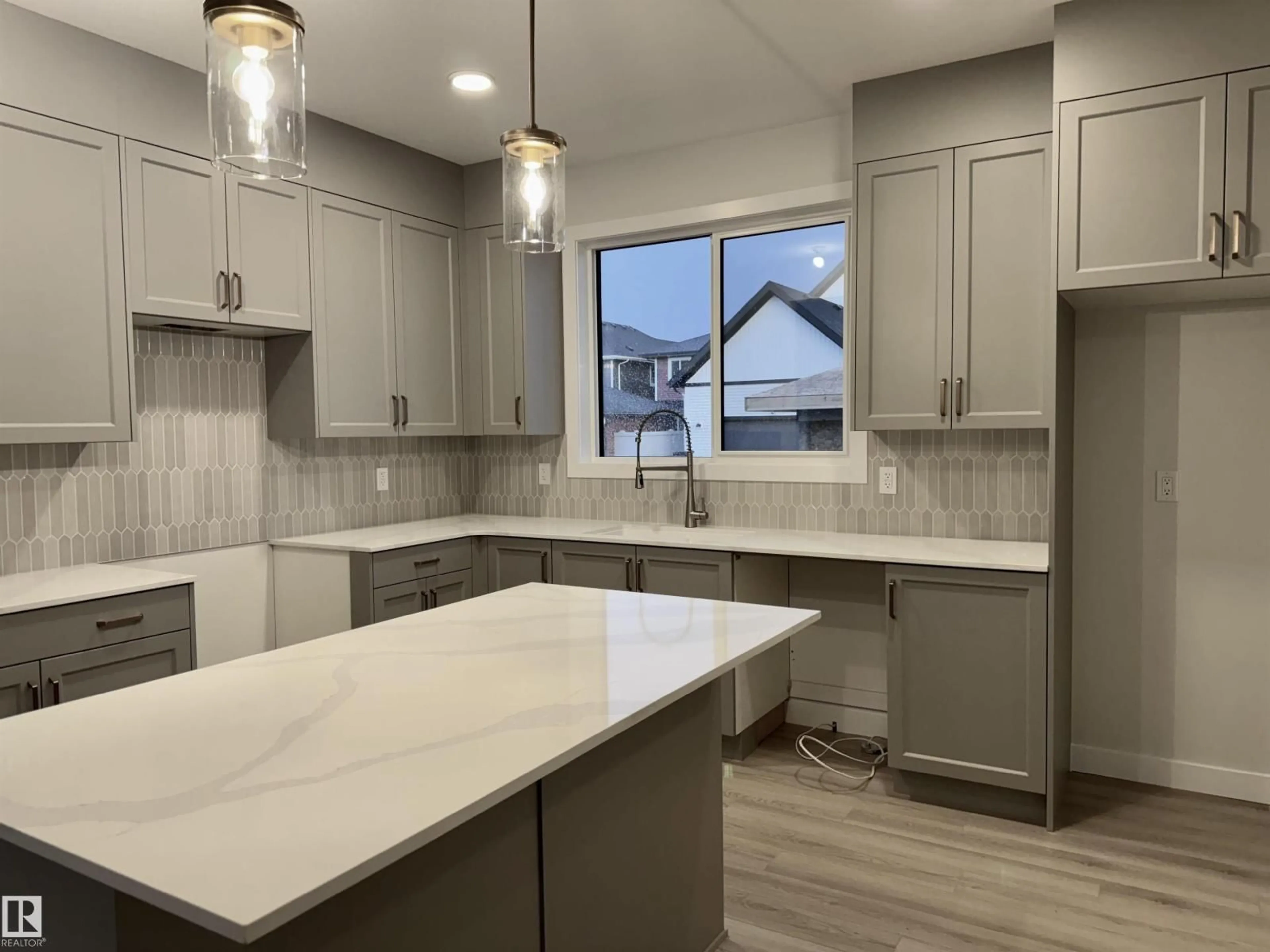 Open concept kitchen, ceramic/tile floor for 6108 CARR RD, Edmonton Alberta T5E6Y4