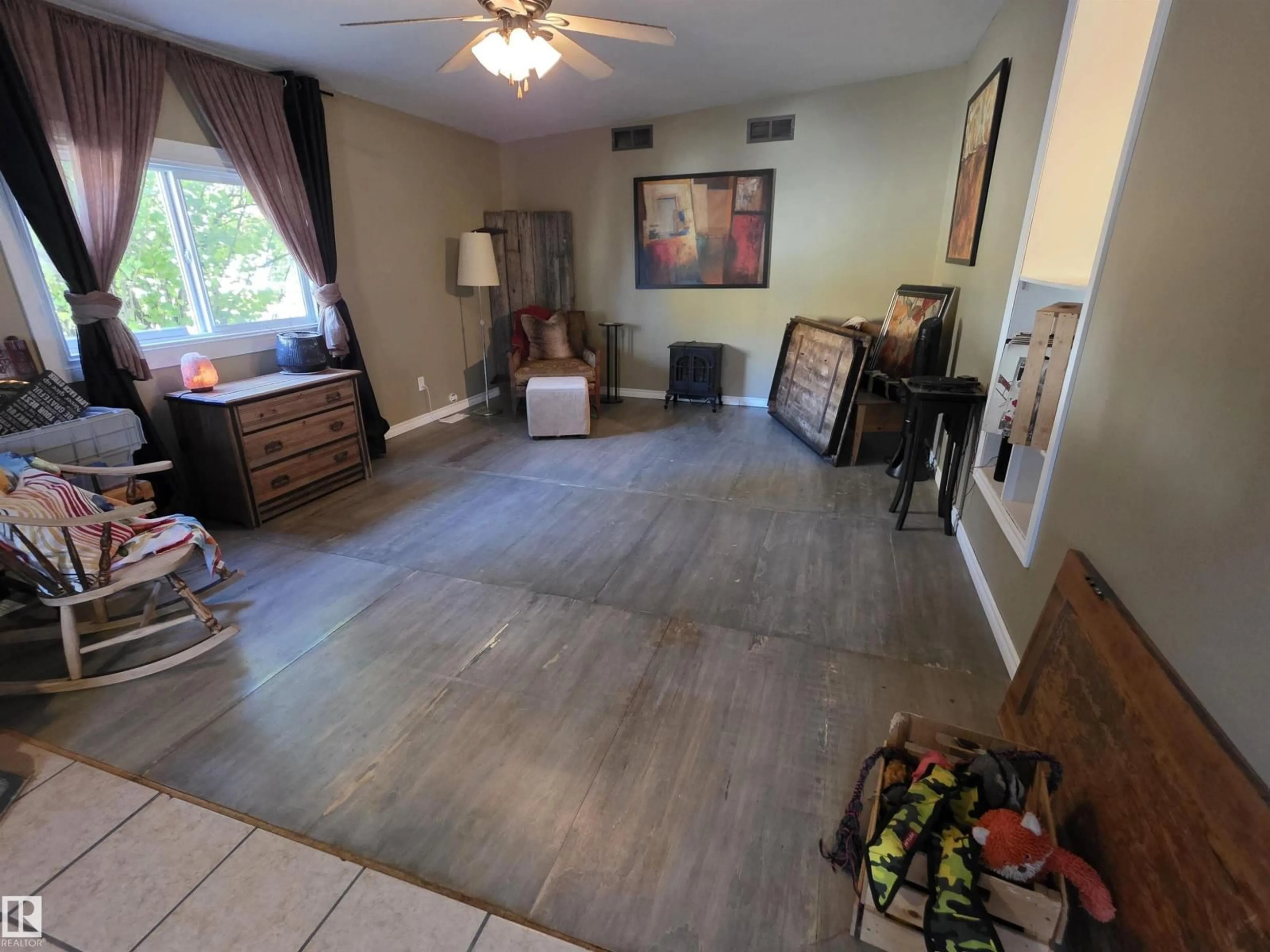 A pic of a room for 4903 52 AV, Breton Alberta T0C0P0