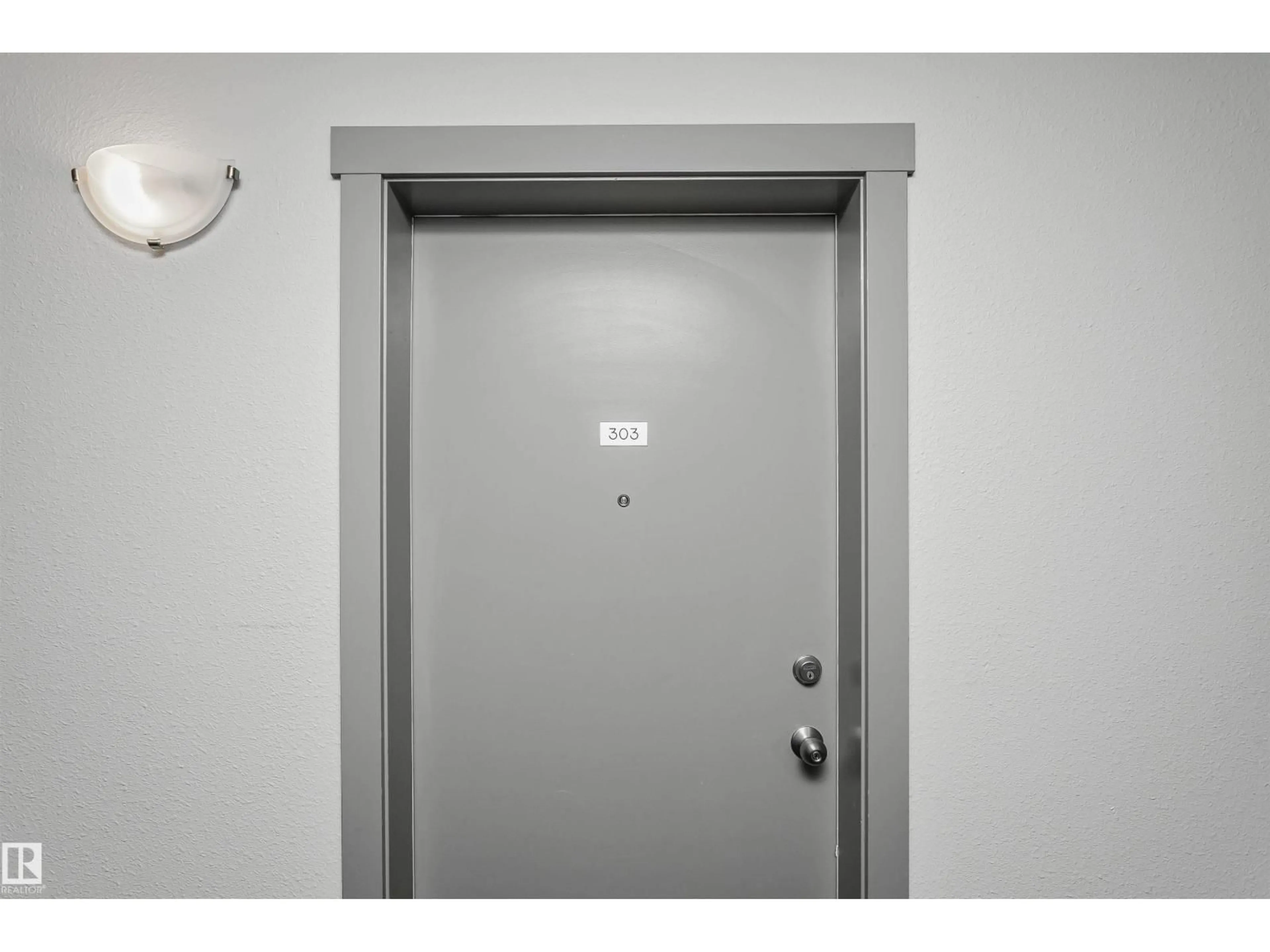 Indoor entryway for 303 - 11820 22 AV SW, Edmonton Alberta T6W2A2