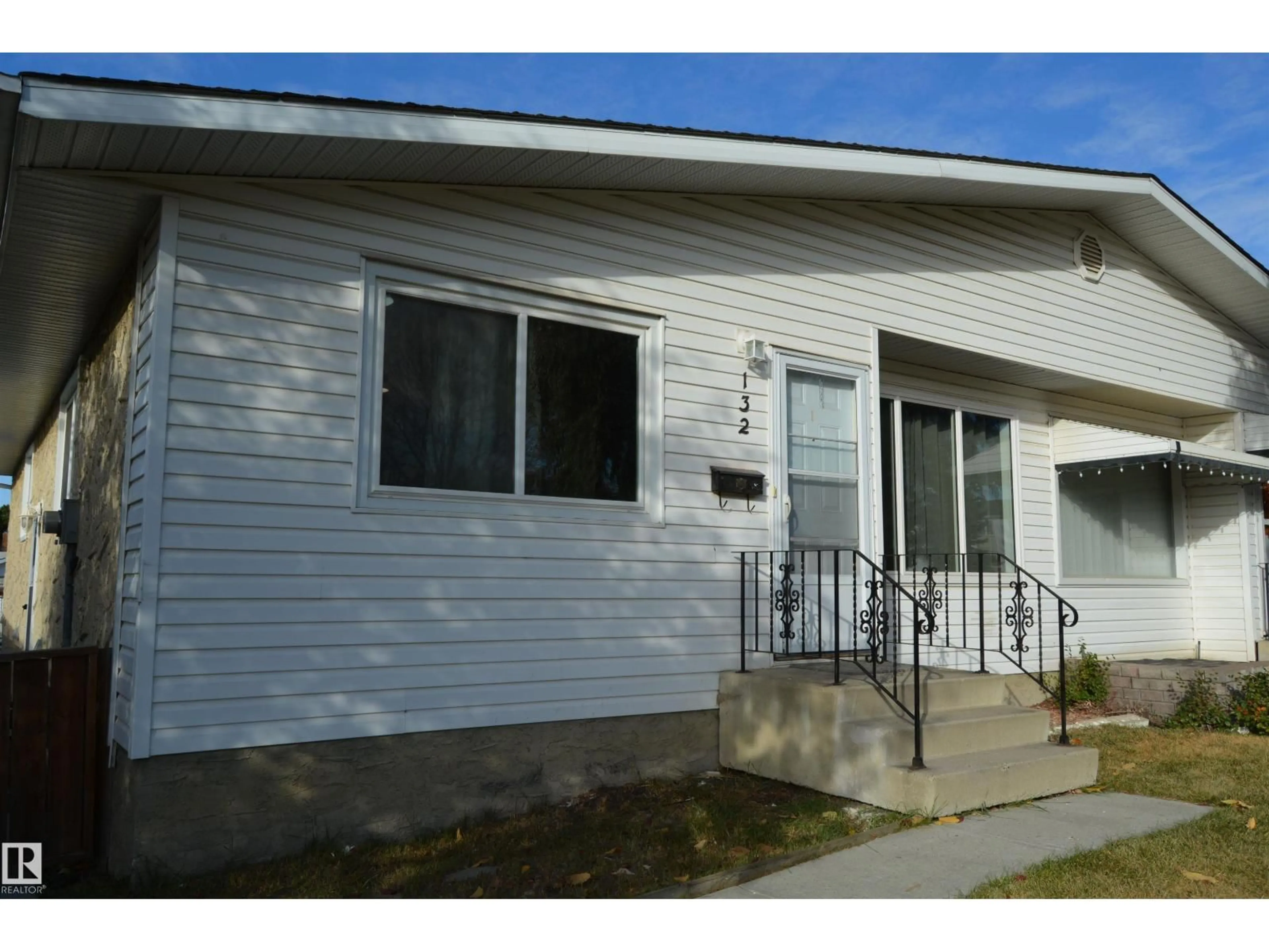 Home with vinyl exterior material, building for 132 MILLBOURNE RD E, Edmonton Alberta T6K0K9