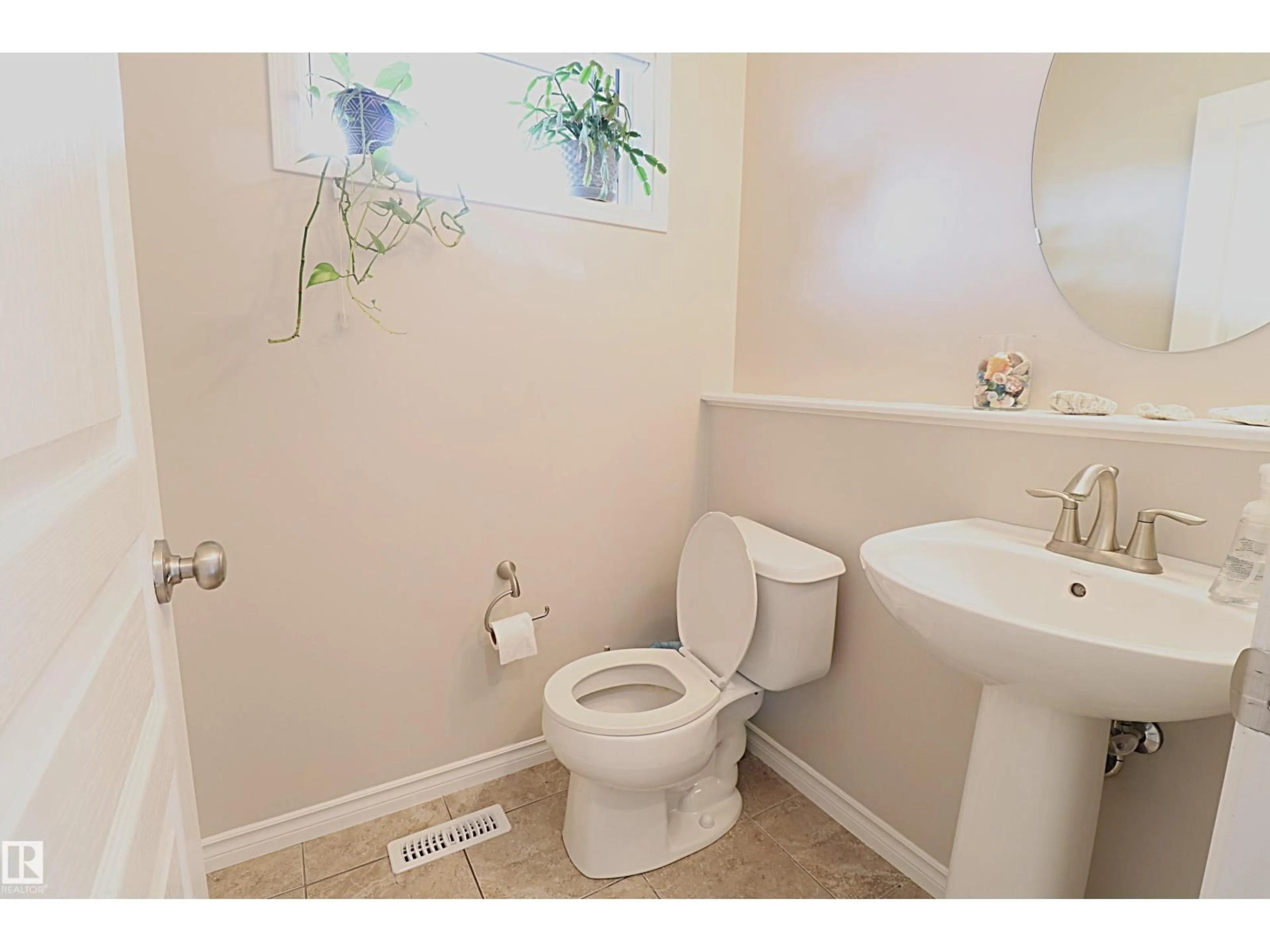 Standard bathroom, ceramic/tile floor for 416 KEYSTONE WY, Leduc Alberta T9E0M6