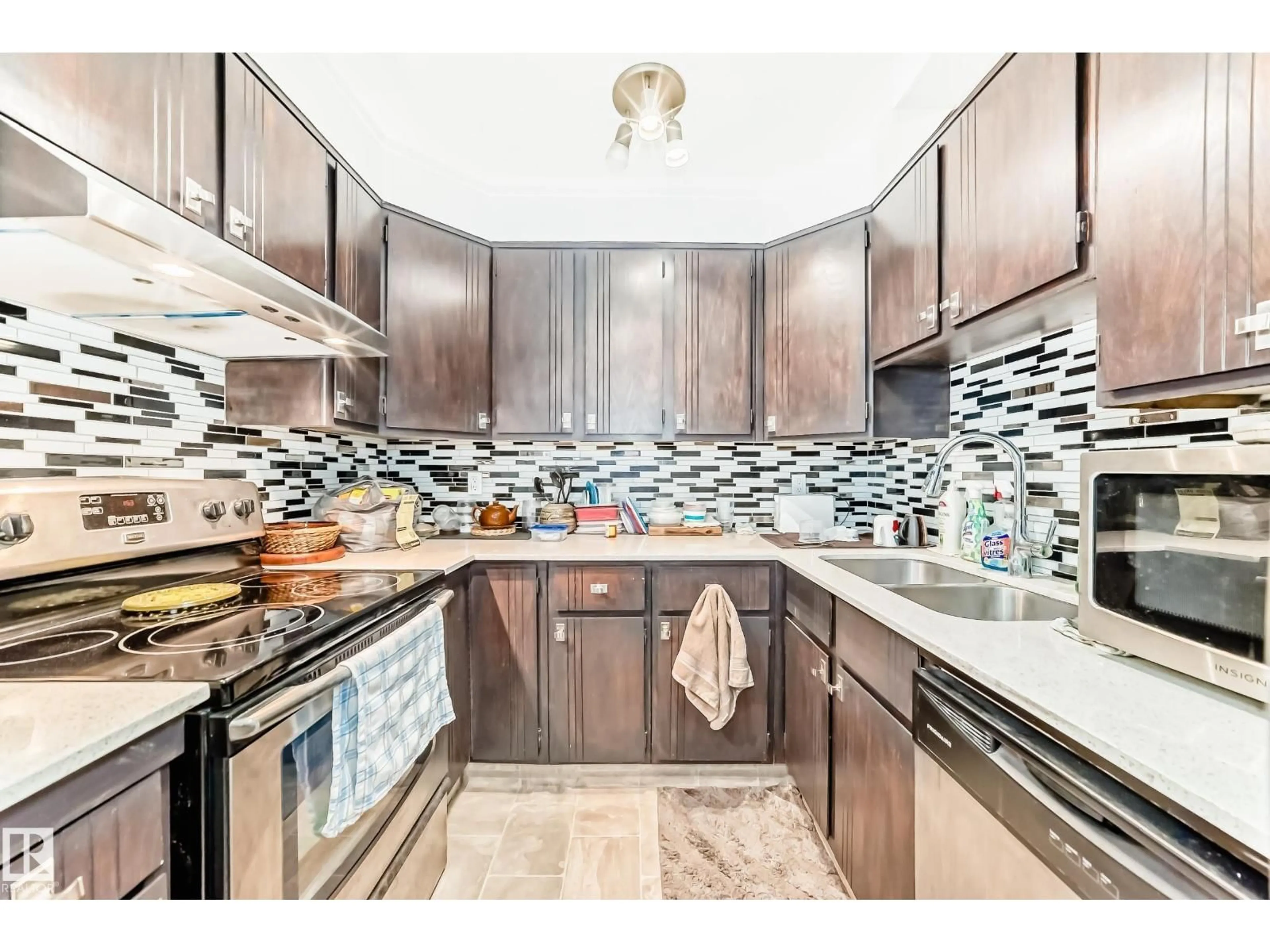 Unknown for 310 - 10404 24 AV, Edmonton Alberta T6J4J7