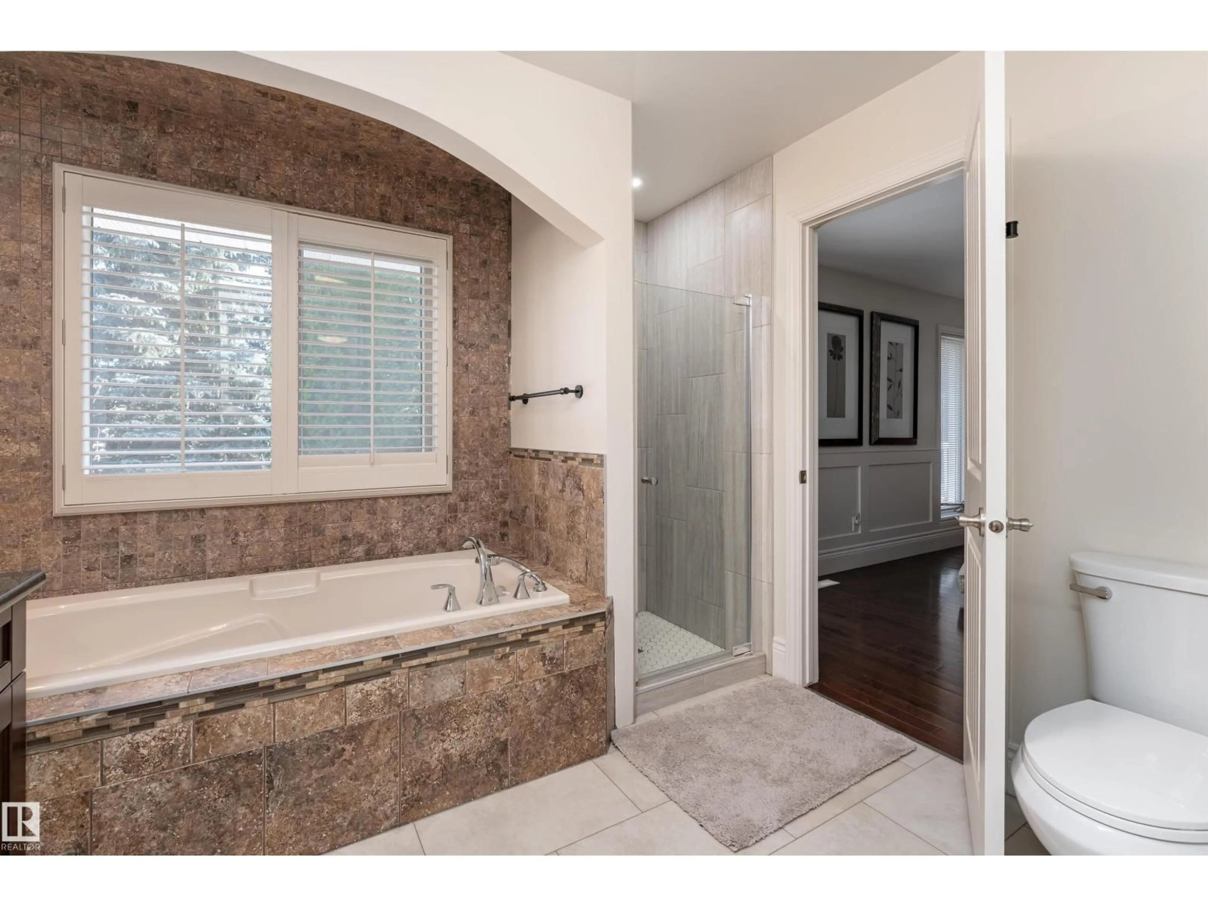 Contemporary bathroom, ceramic/tile floor for 1 IRONGATE PL, St. Albert Alberta T8N5J7