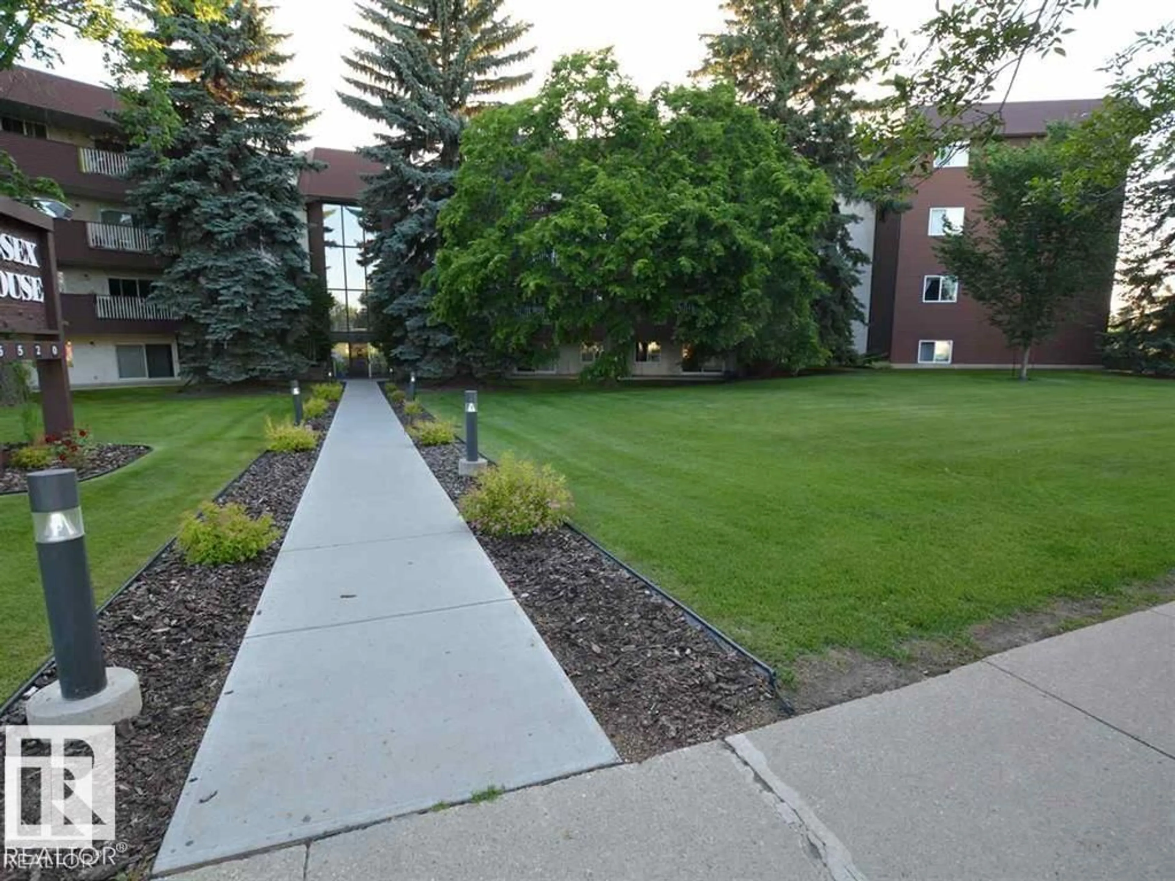 A pic from outside/outdoor area/front of a property/back of a property/a pic from drone, street for #415 - 5520 RIVERBEND RD, Edmonton Alberta T6H5G9
