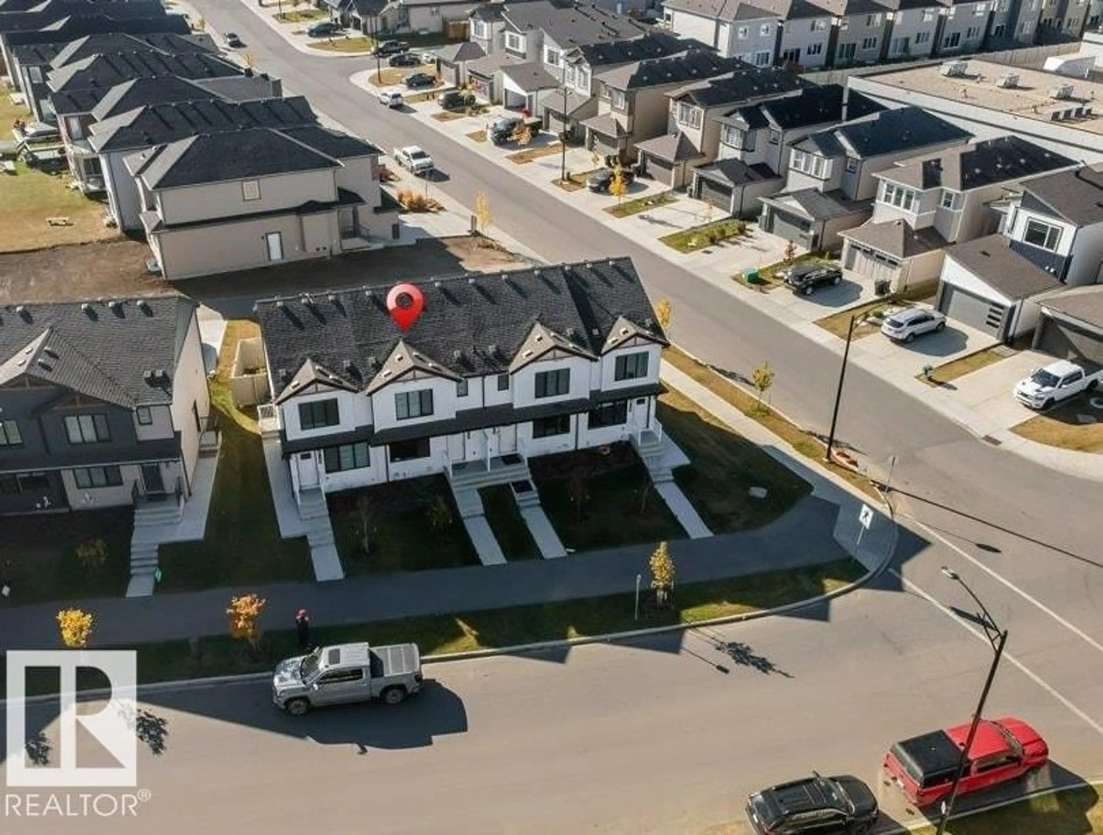A pic from outside/outdoor area/front of a property/back of a property/a pic from drone, street for 1183 ASTER BV, Edmonton Alberta T6T2N8