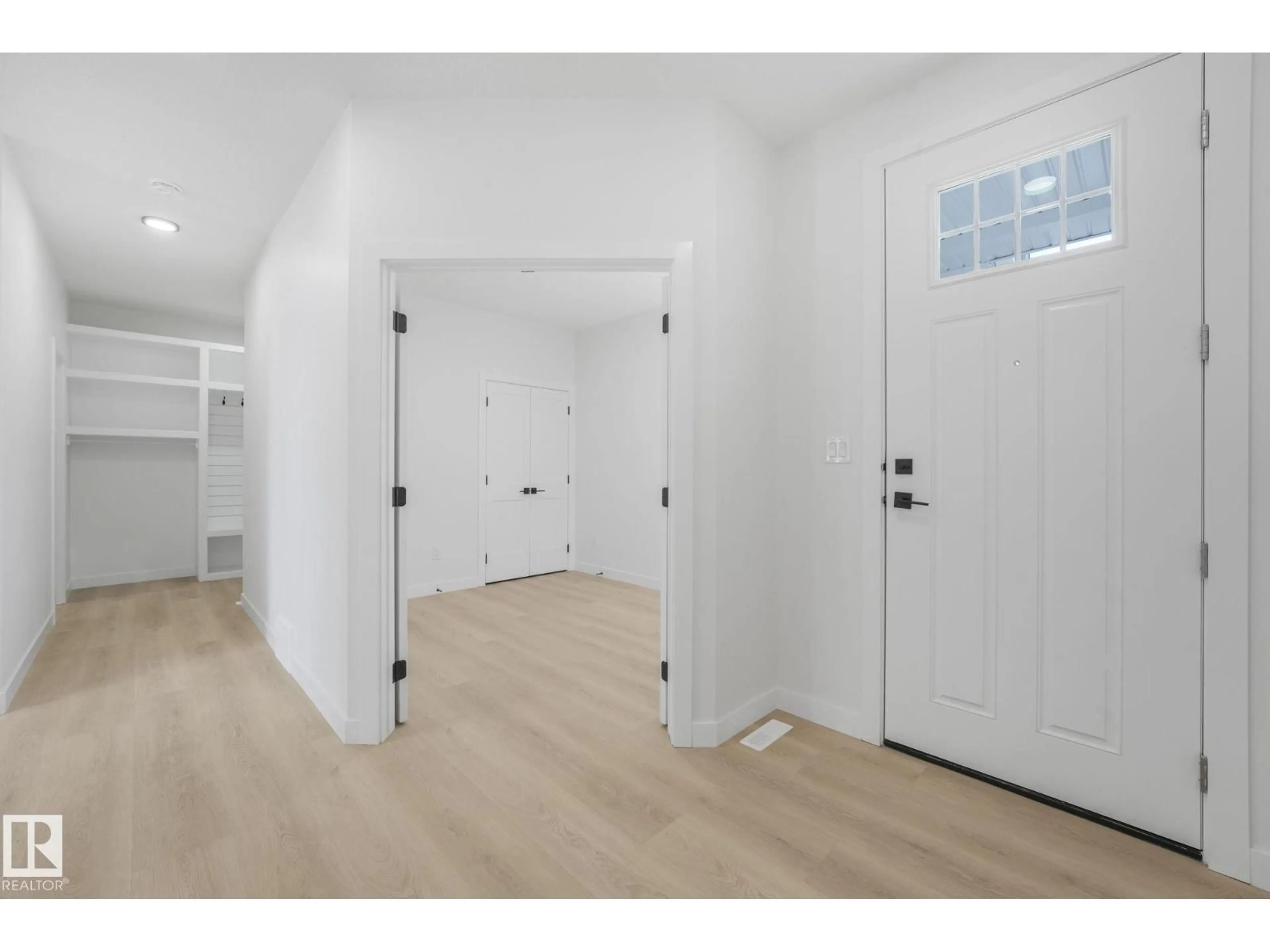Indoor entryway for 3136 MAGPIE WAY, Edmonton Alberta T5S0E1