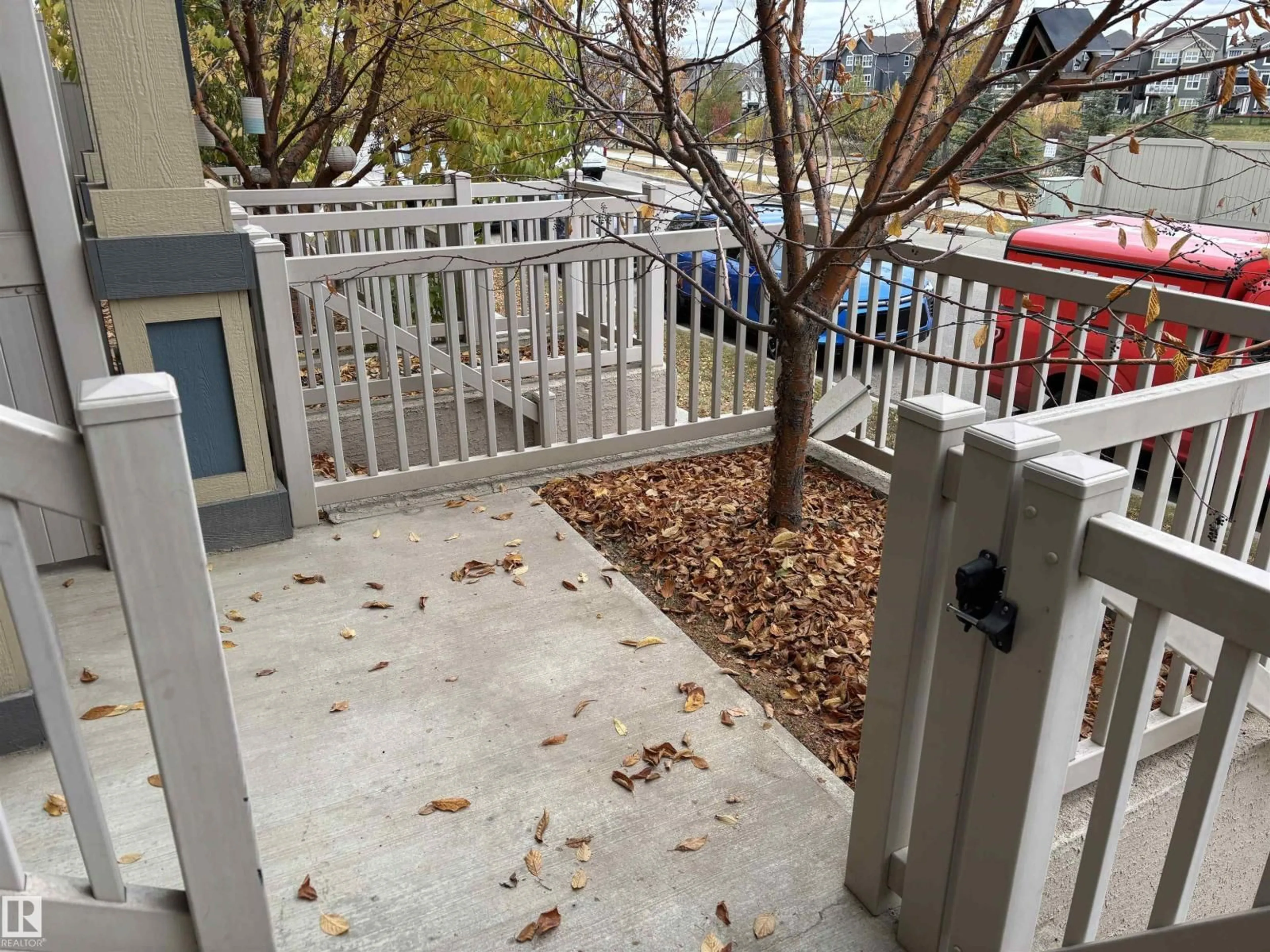 Patio, street for 563 ORCHARD BV, Edmonton Alberta T6X1V2