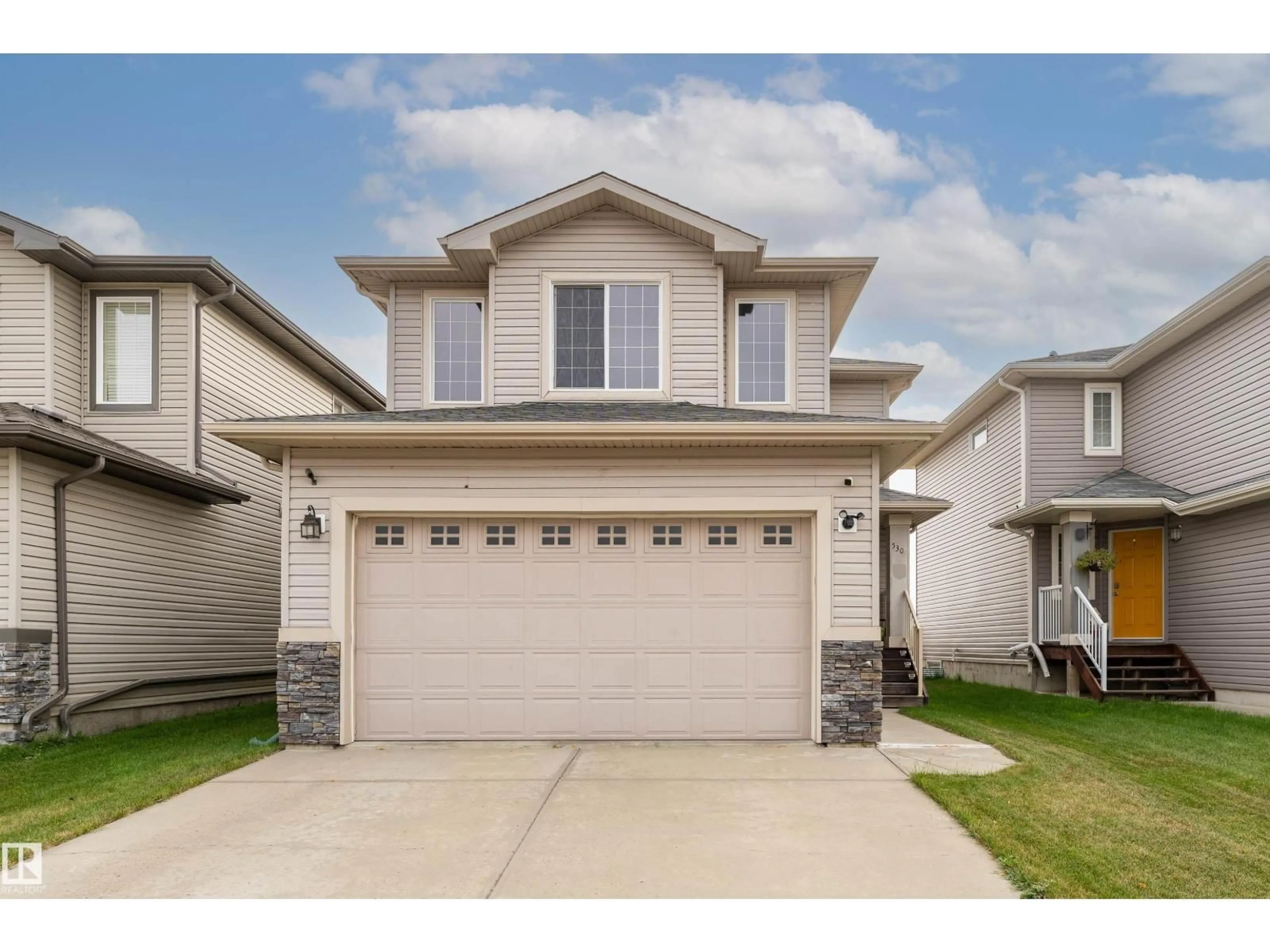 Home with vinyl exterior material, street for 5305 45 ST, Bruderheim Alberta T0B0S0