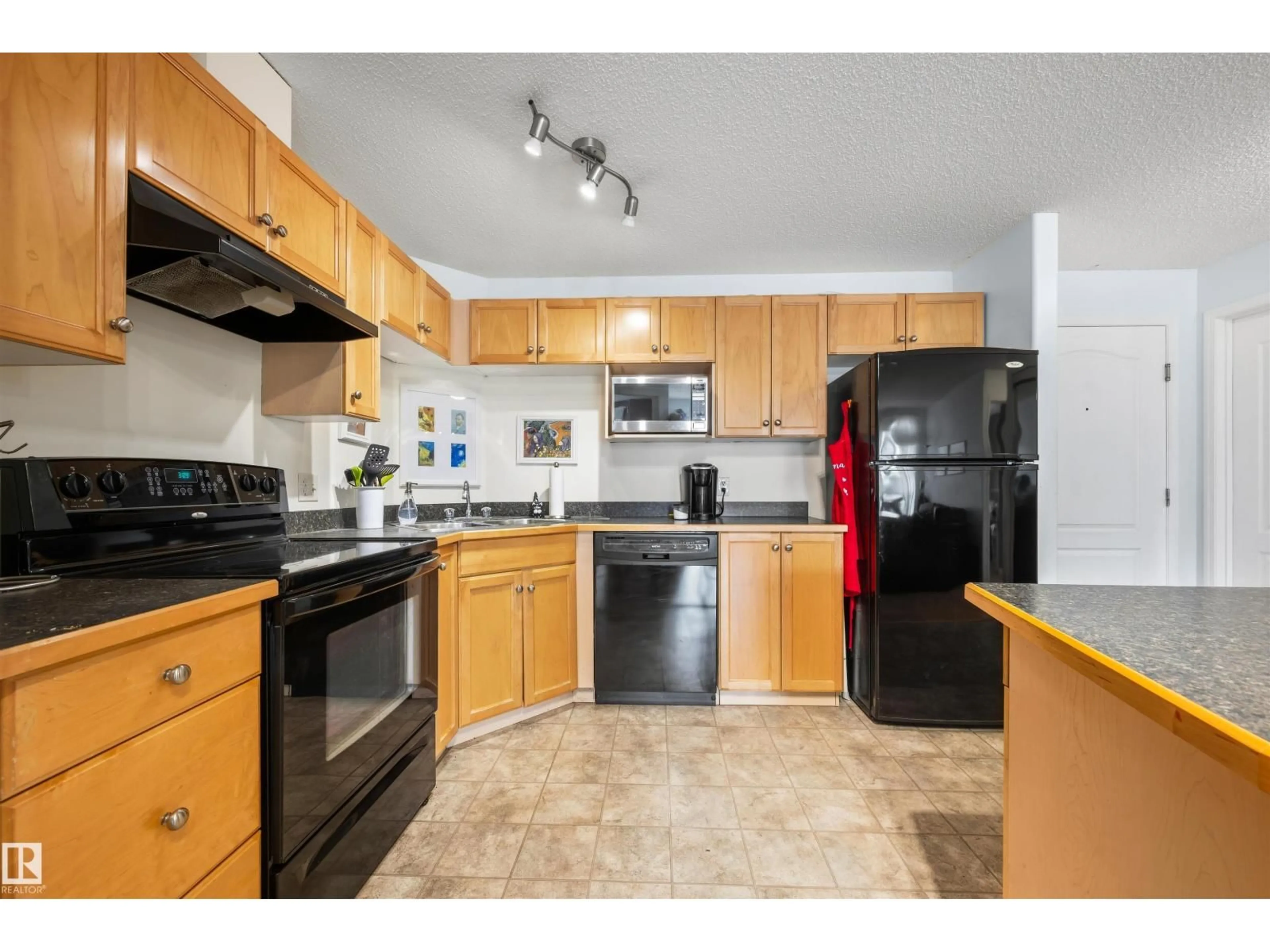 Standard kitchen, unknown for 228 5350 199 ST NW, Edmonton Alberta T6M0A4