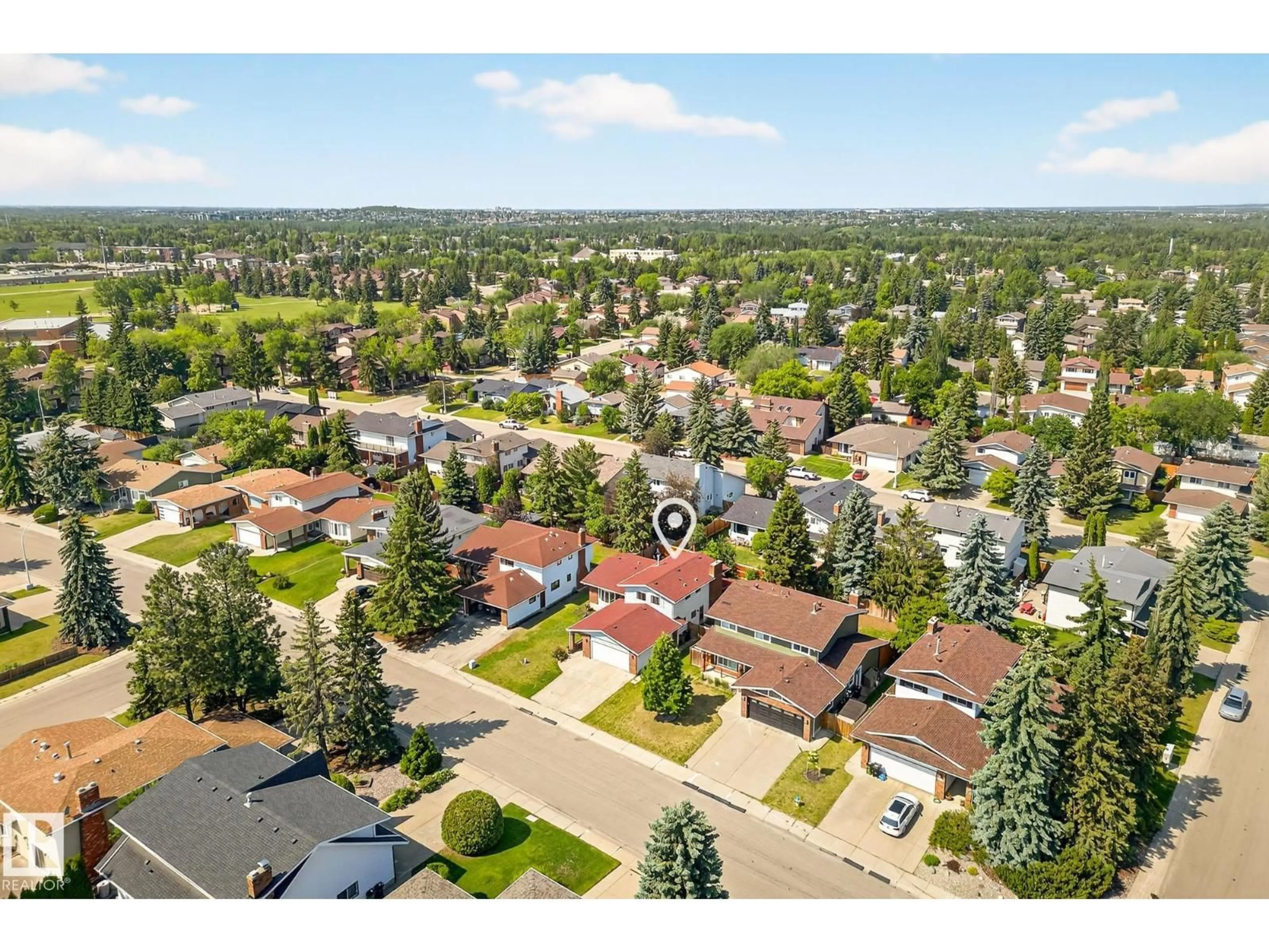 A pic from outside/outdoor area/front of a property/back of a property/a pic from drone, street for NW - 3310 113A ST, Edmonton Alberta T6J3V8
