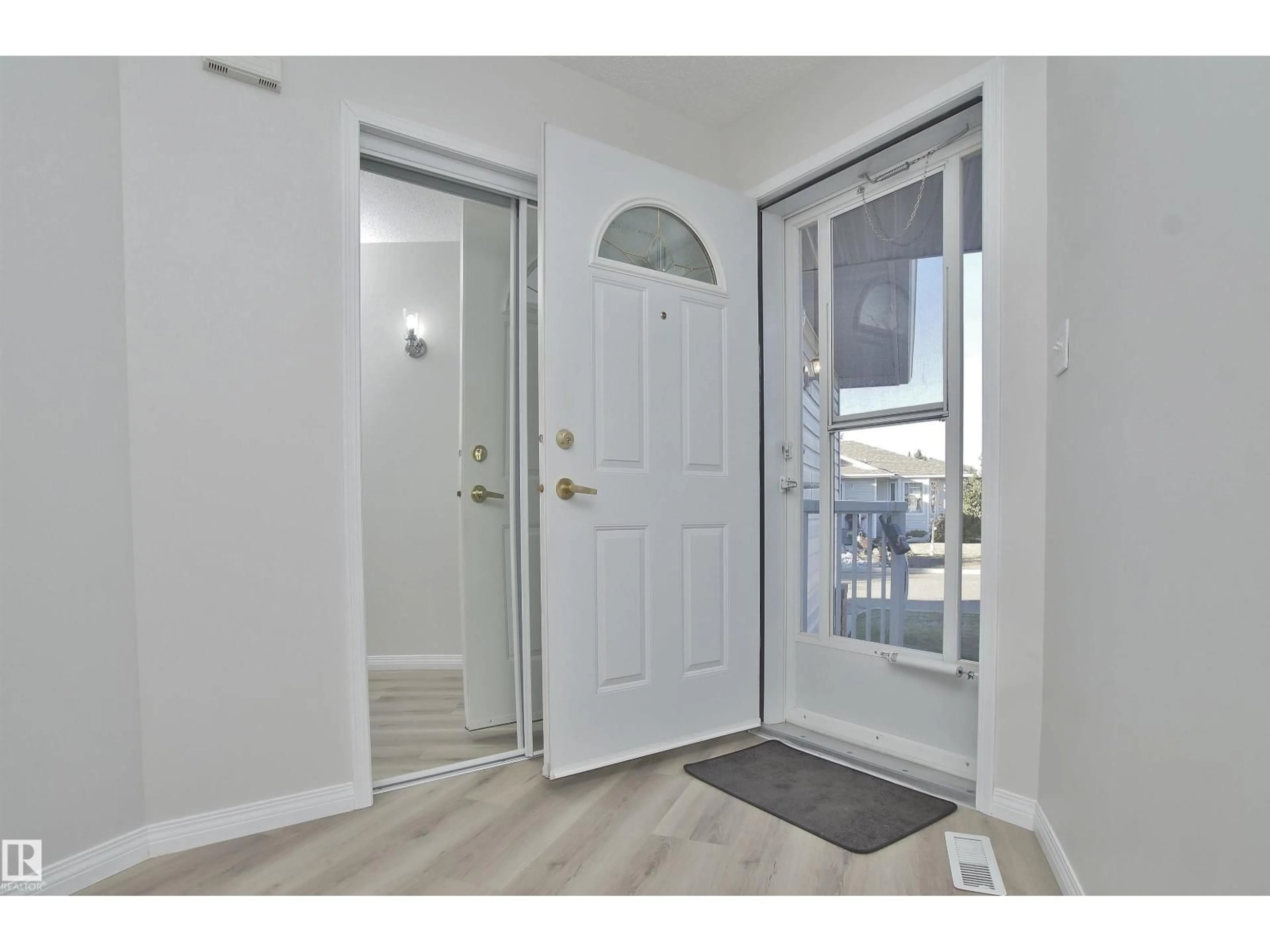 Indoor entryway for 7 - 7 CRANFORD WY, Sherwood Park Alberta T8A5W5