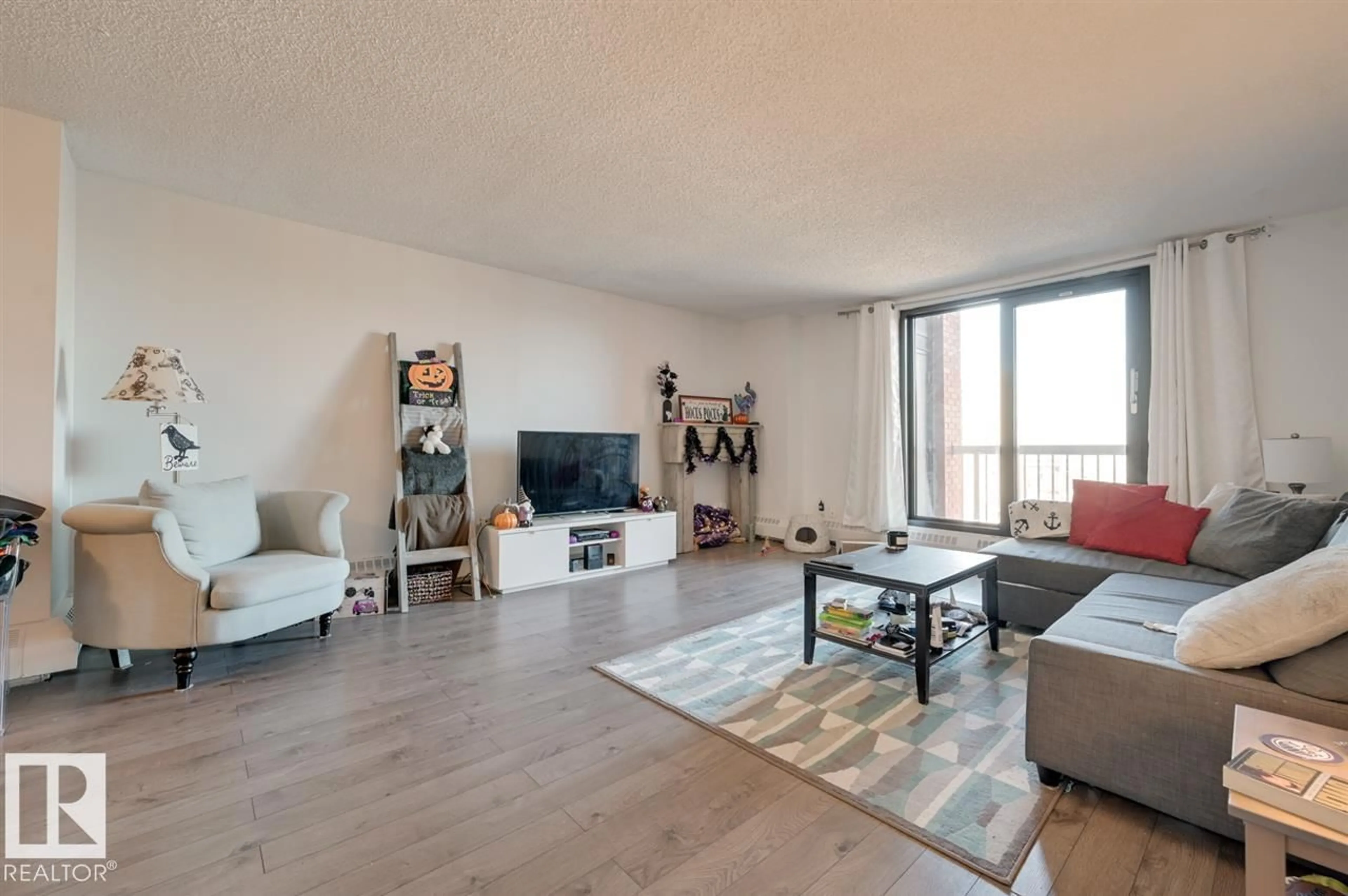 Living room with furniture, unknown for 802 - 10175 109 ST, Edmonton Alberta T5J3P2