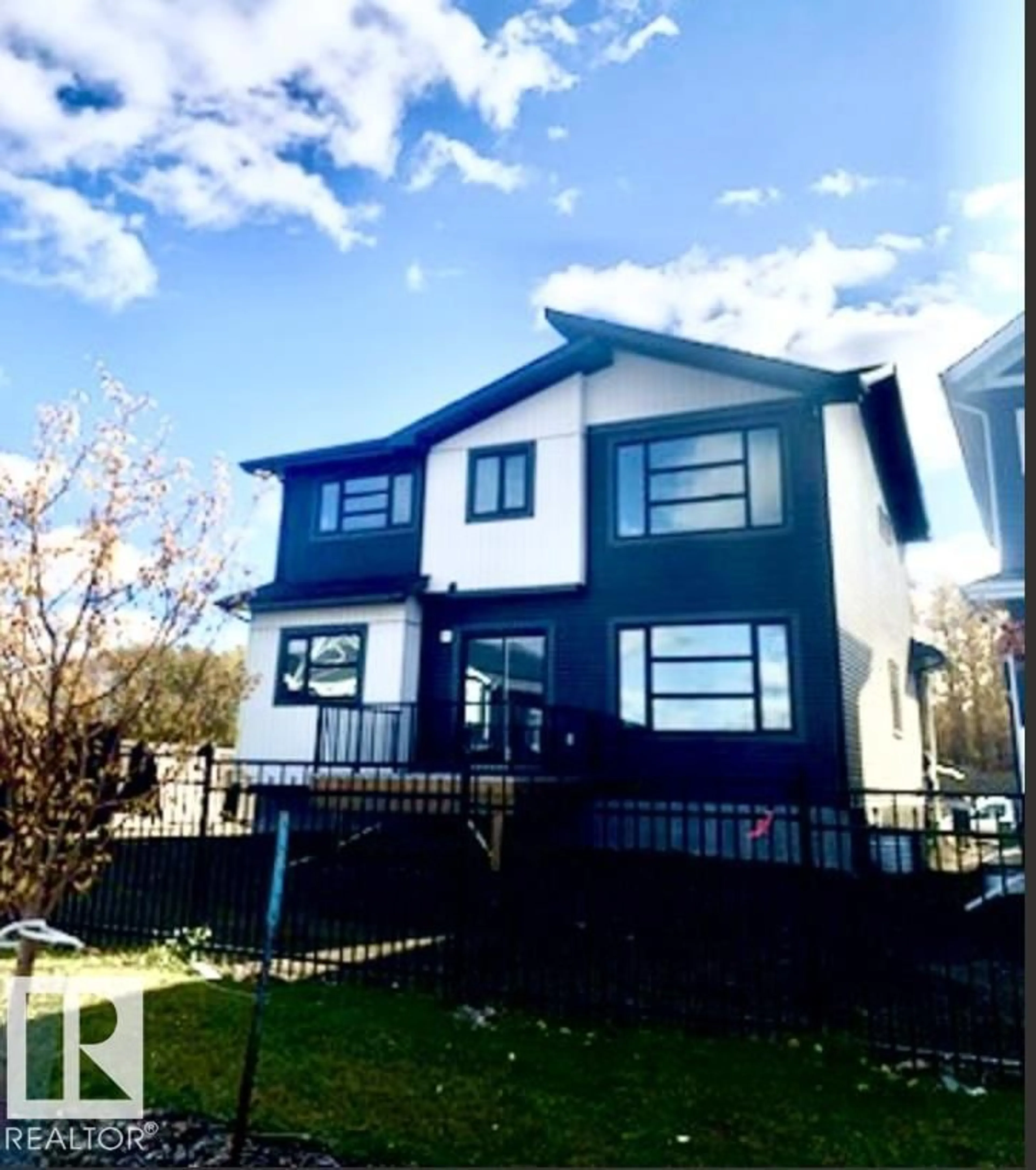 Home with vinyl exterior material, street for 30 SYDWYCK CI, Spruce Grove Alberta T7X0A0