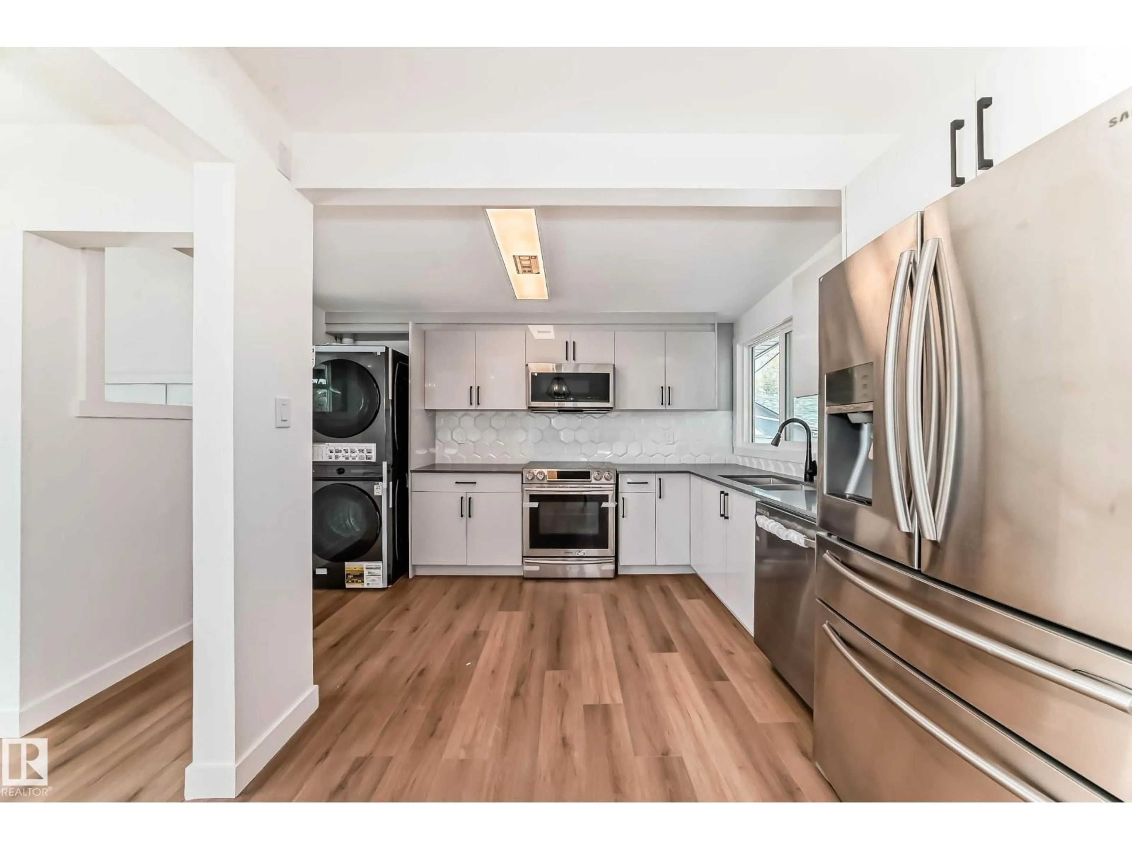 Open concept kitchen, unknown for 7220 152A AVE, Edmonton Alberta T5C2Z4